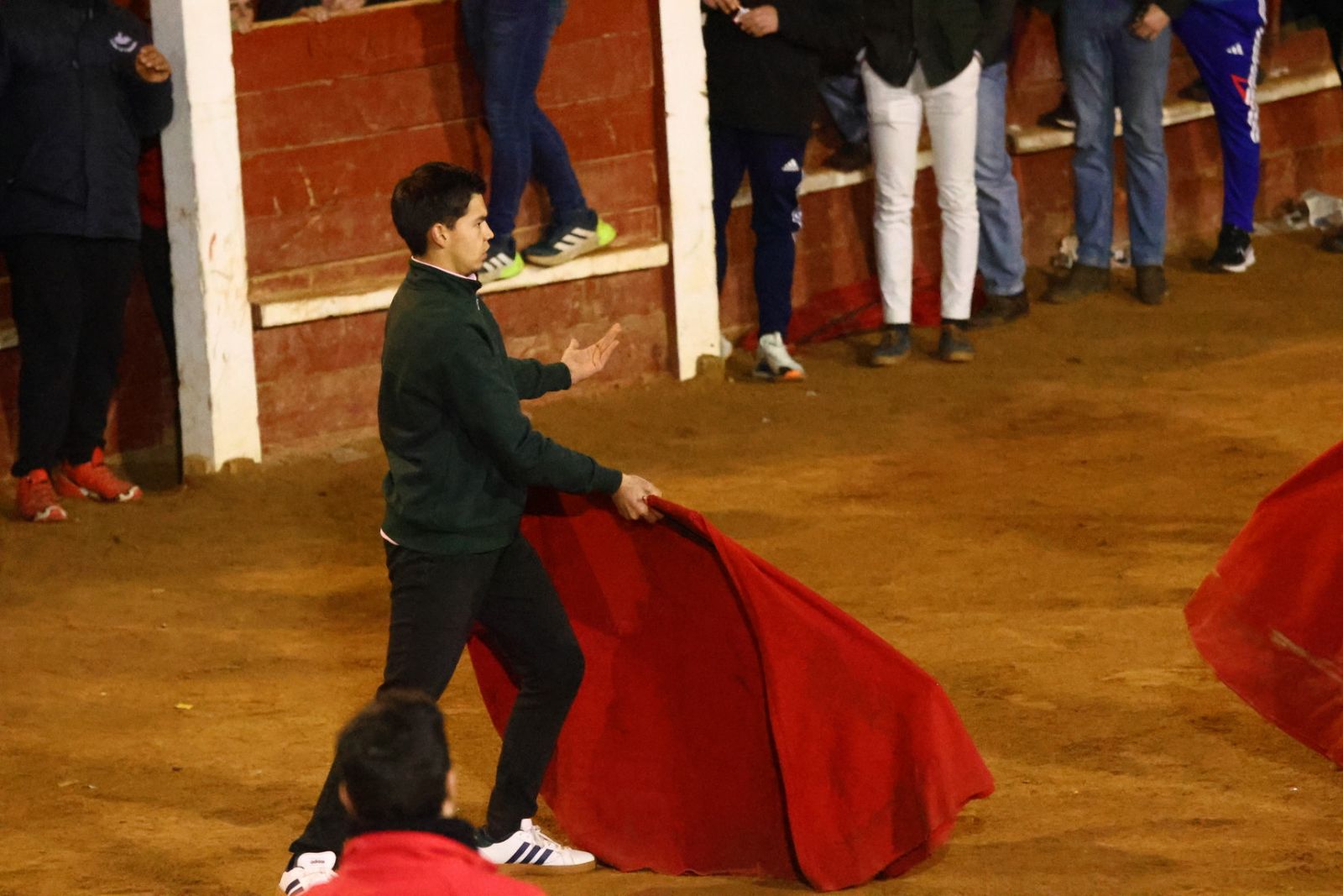 Capea nocturna de lunes en el Carnaval del Toro 2026
