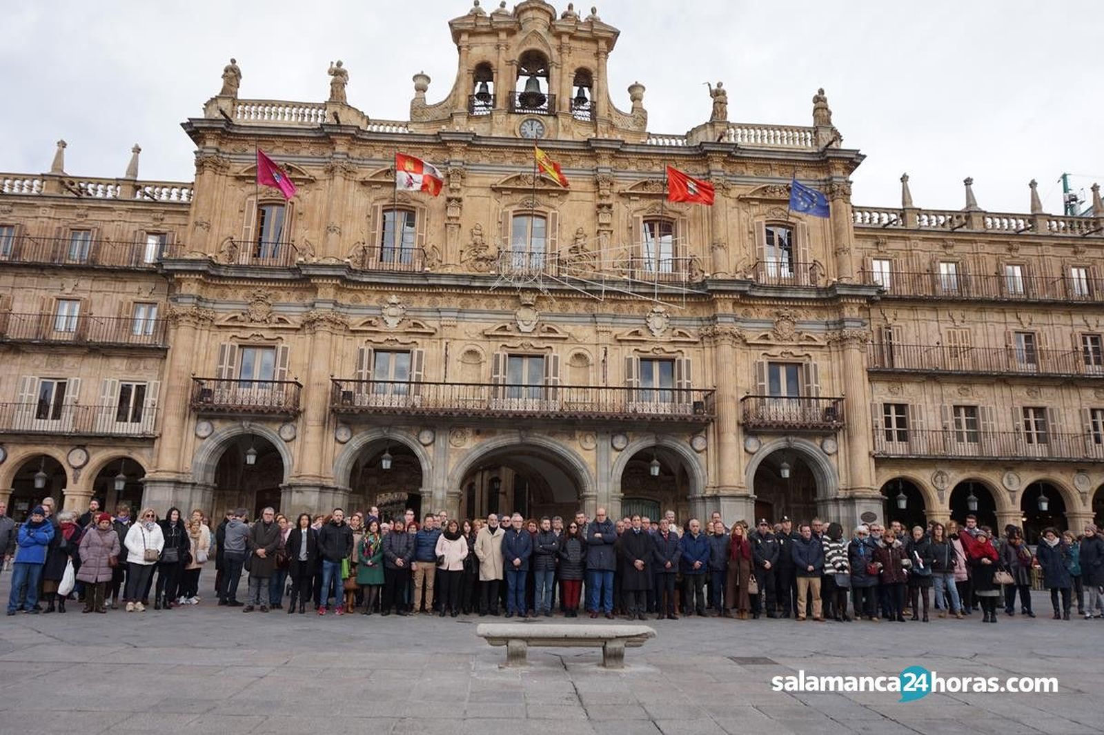 Minuto de silencio por Laura Luelmo (9)