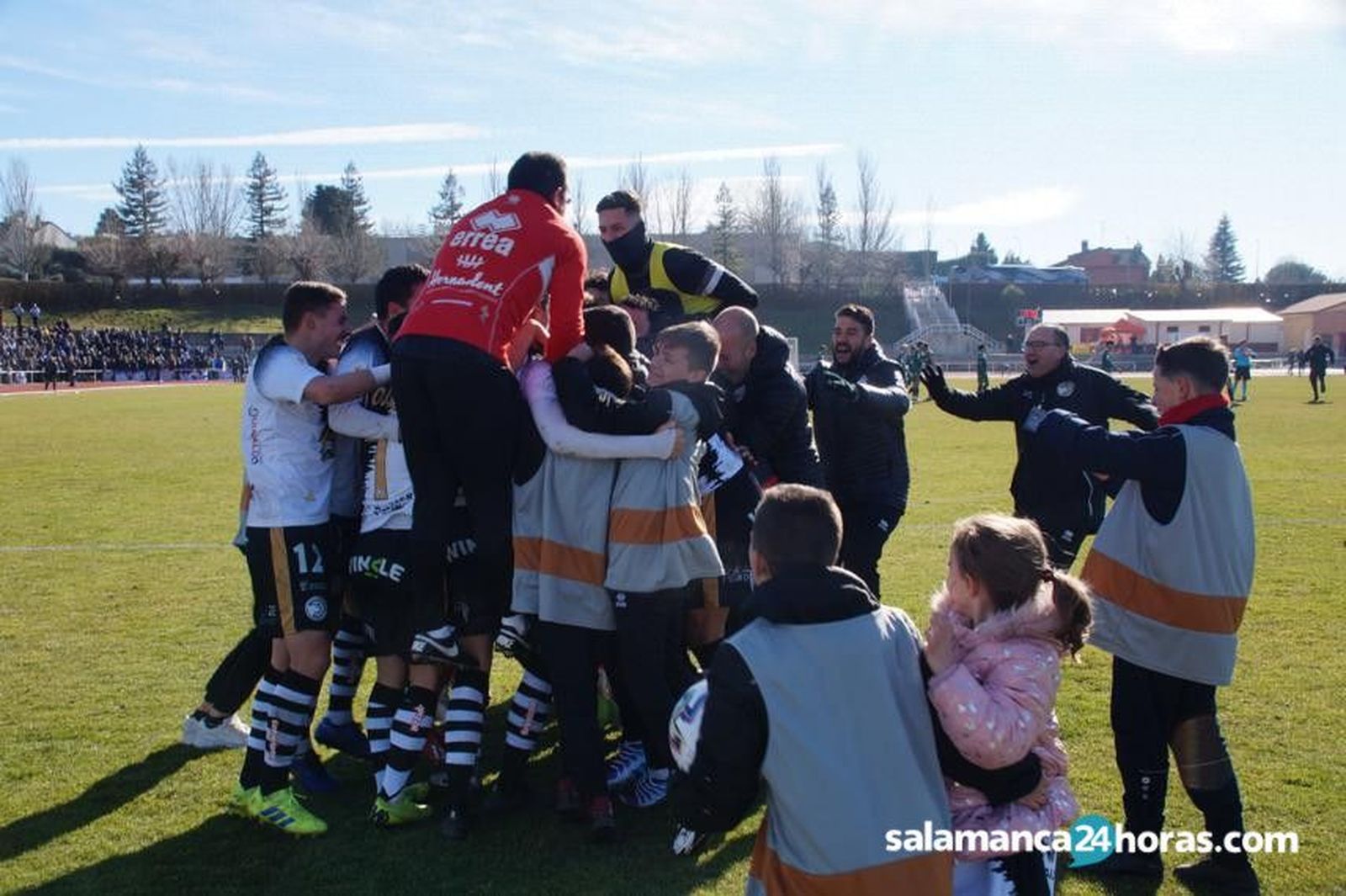 60c6ba99 d557 4ff6 b418 c03a2e5e4bad