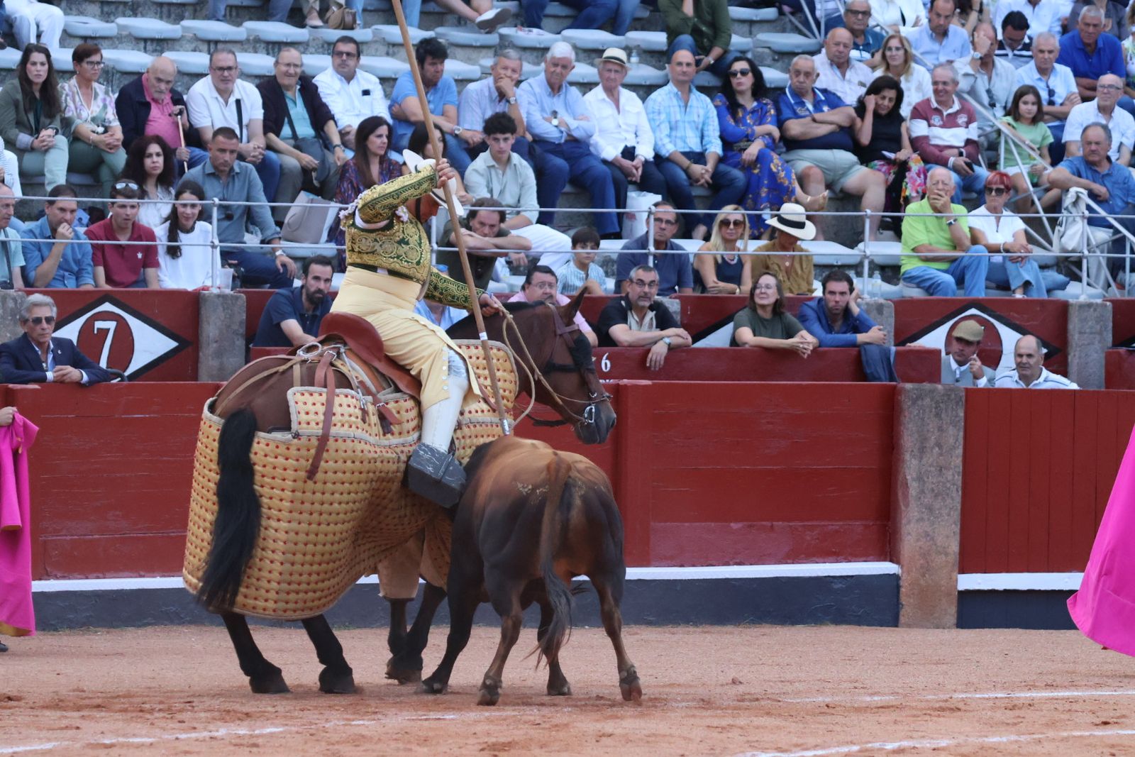 La Glorieta revive el aroma de la feria taurina con el primer festejo: Lea Vicens, Raquel Martín y Olga Casado