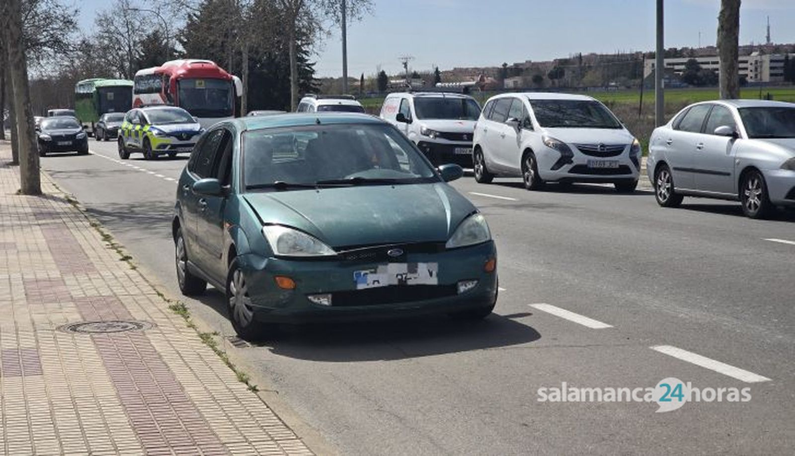 Colisión entre tres turismos en la avenida de San Agustín. Fotos Andrea M 