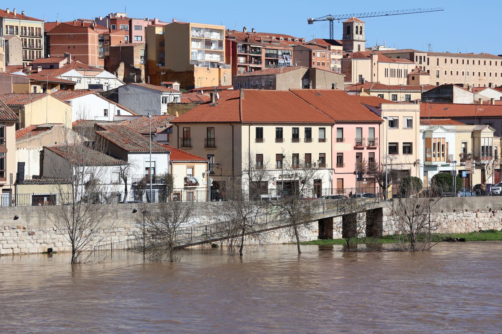GALERÍA | El Duero muestra su fuerza con una importante crecida tras las lluvias