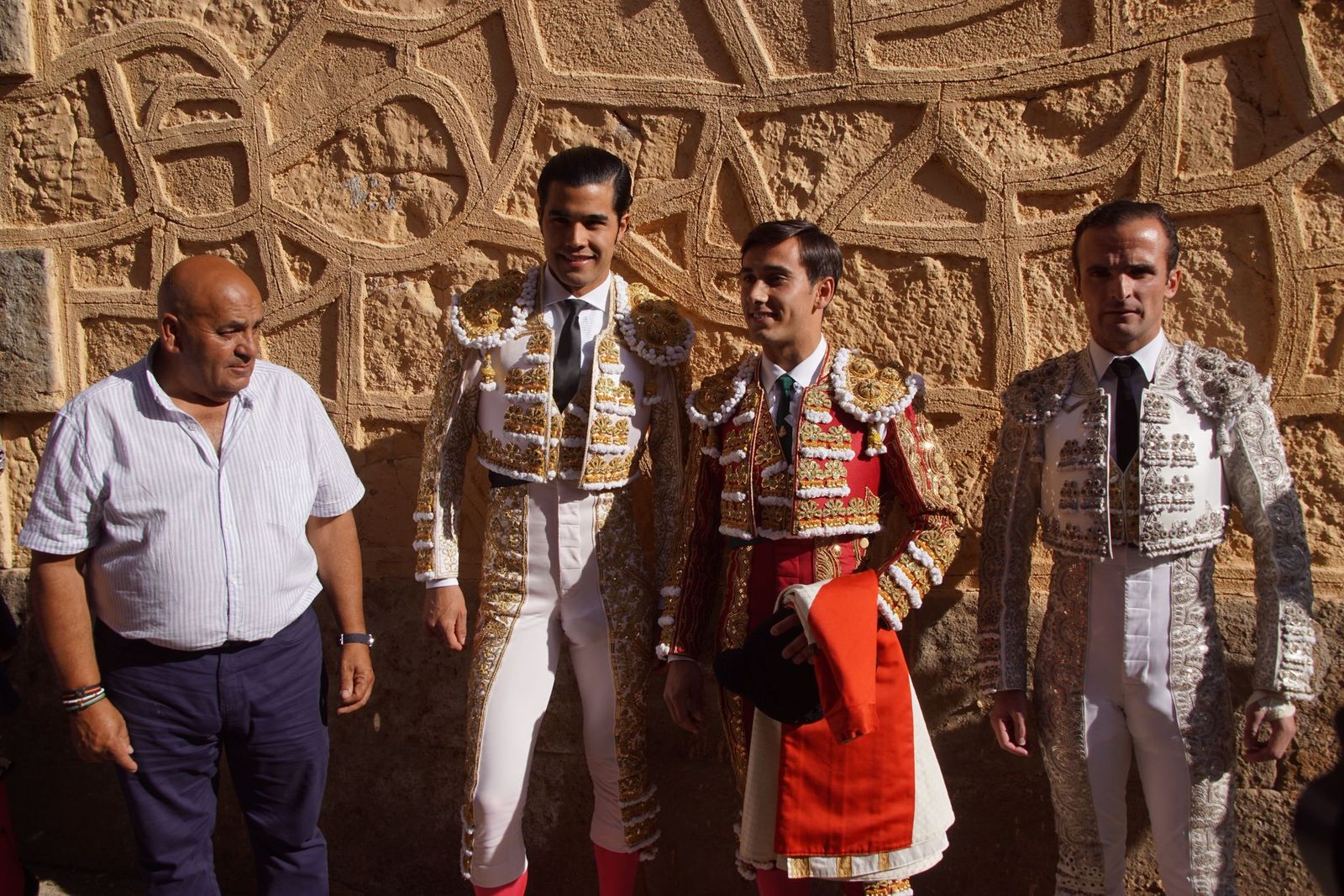 Así se ha vivido la primera corrida de la feria 2025 en La Glorieta: imágenes del ambiente en los tendidos y en el patio de cuadrillas