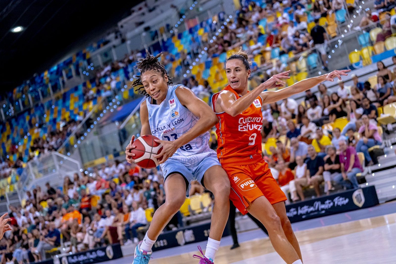 Prince, ante Queralt Casas en la final de la Supercopa | FOTO BALONCESTO ESP
