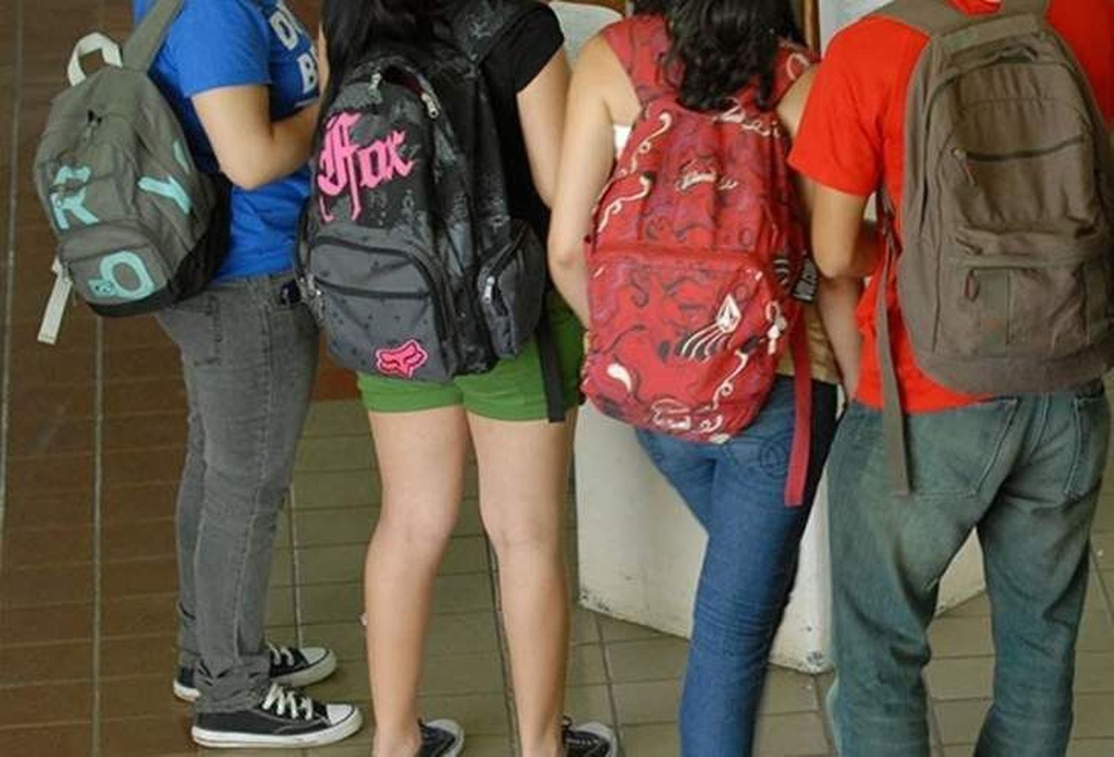 Adolescentes. Archivo