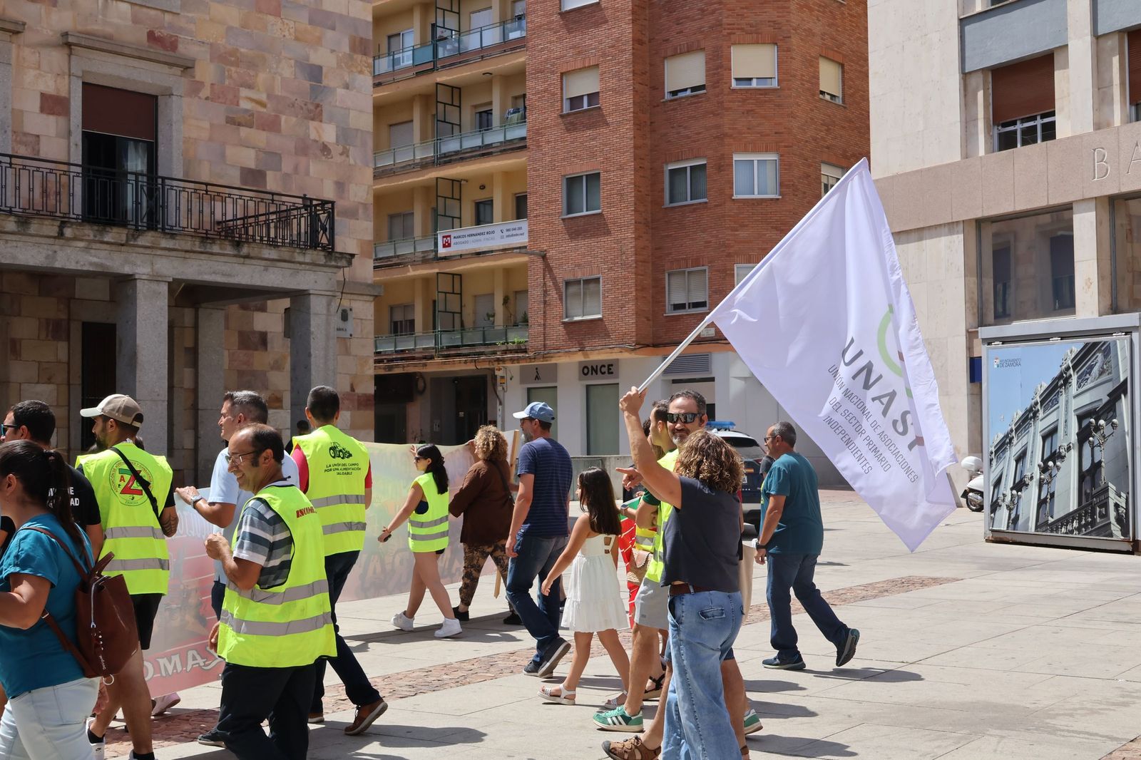 Marcha silenciosa en homenaje a David Lafoz (49).JPG