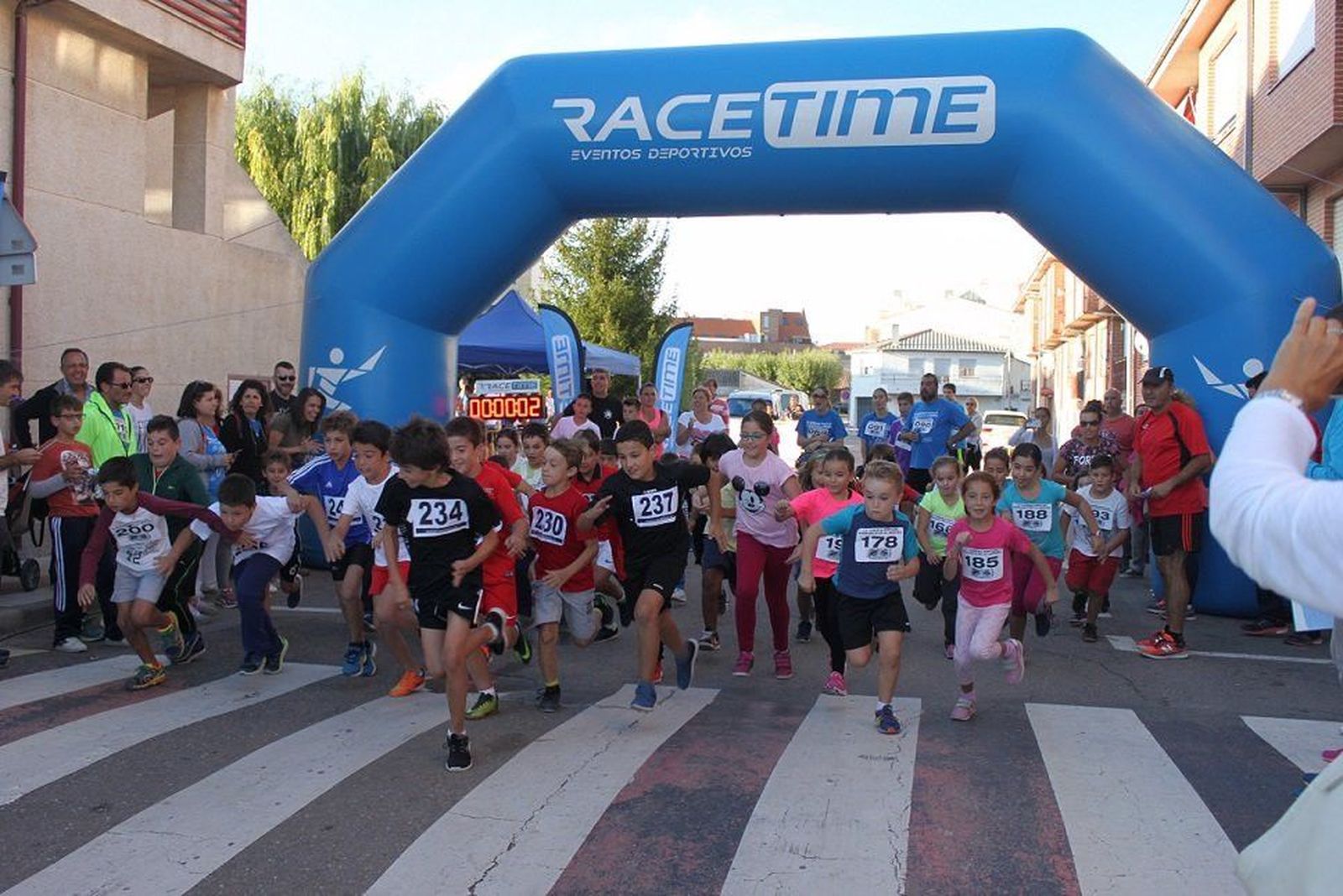 José San Matías y Gloria Belén Flores se llevan la Carrera Popular de Aldeaseca