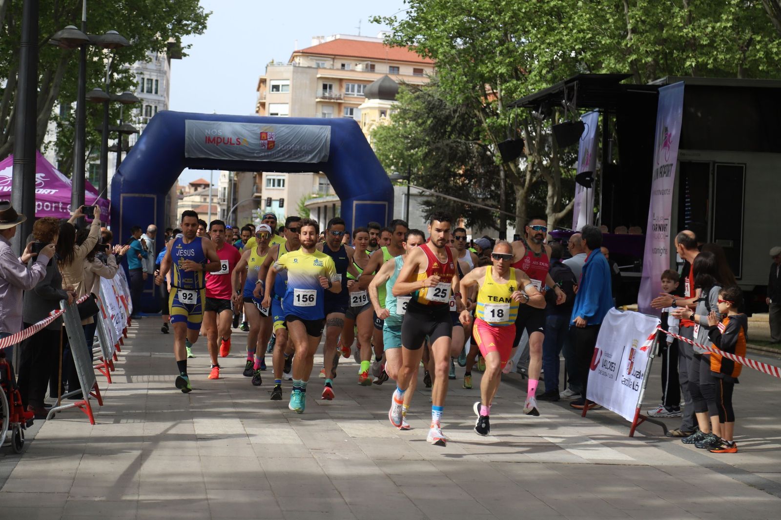 Carrera y marcha por el Día de Castilla y León en Zamora