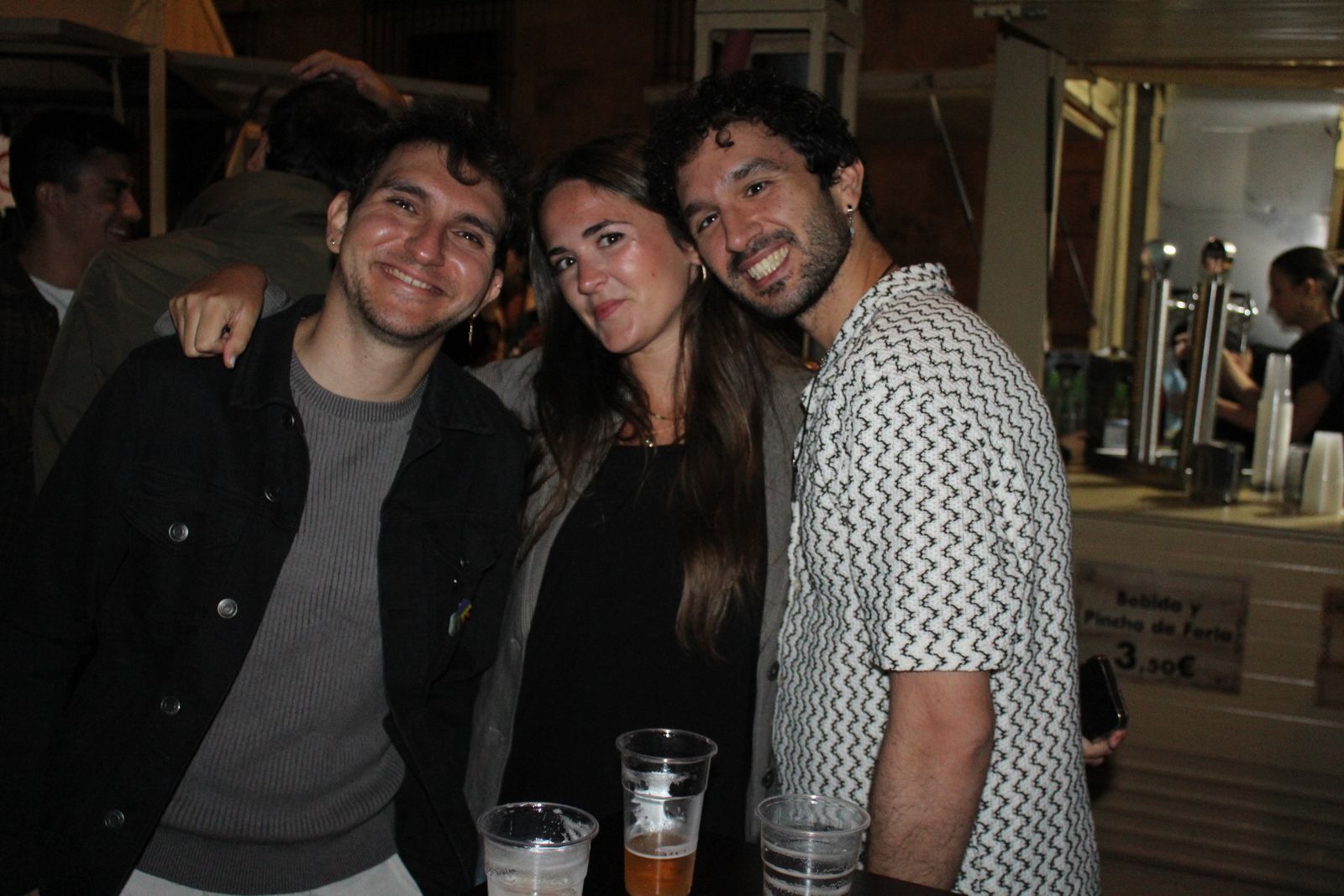 Los salmantinos vuelven a salir de casetas para celebrar las fiestas: ¡búscate entre las imágenes de este miércoles por la noche!