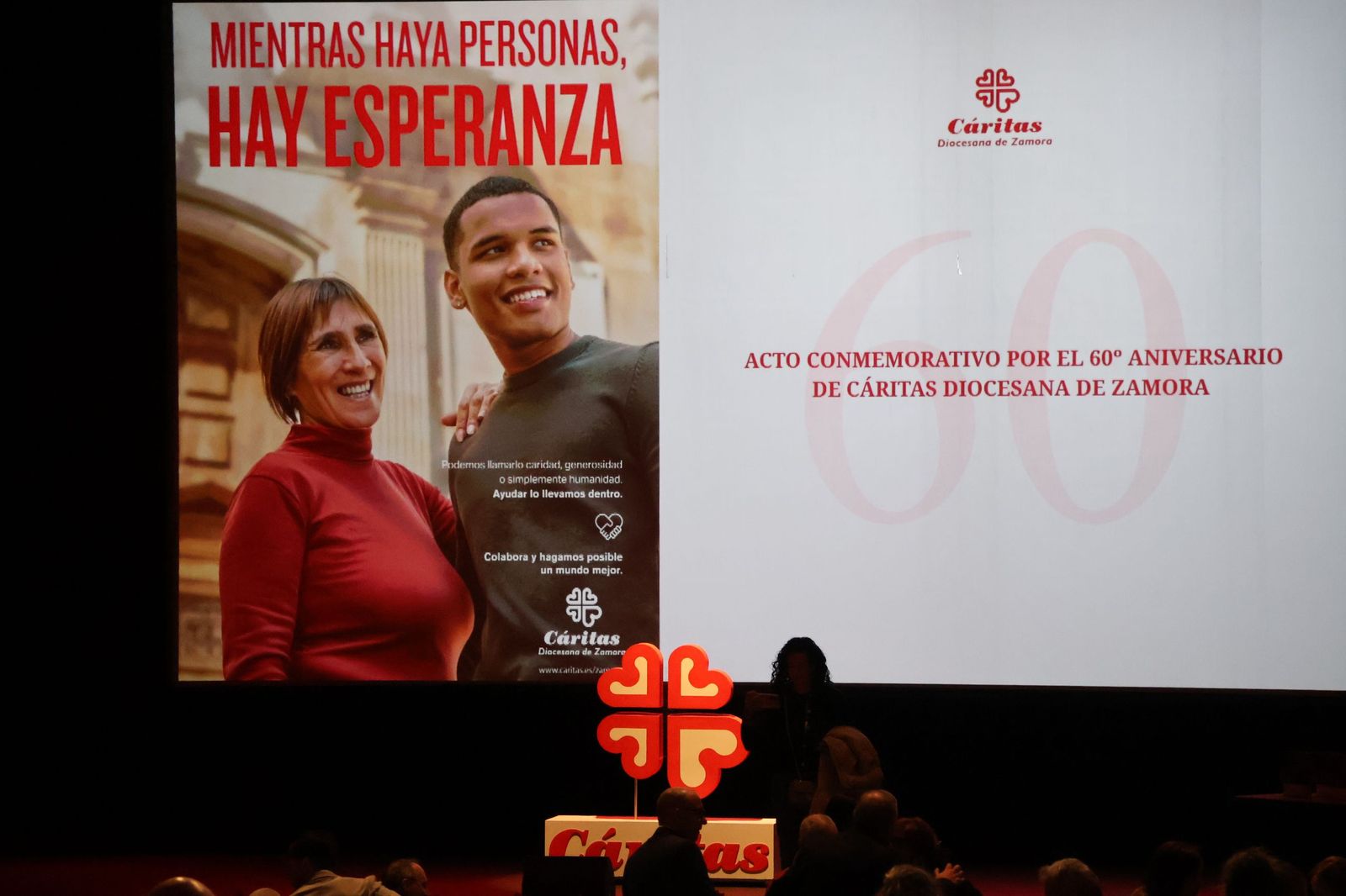 GALERÍA | El Ramos Carrión acoge la gala de aniversario de Cáritas Zamora