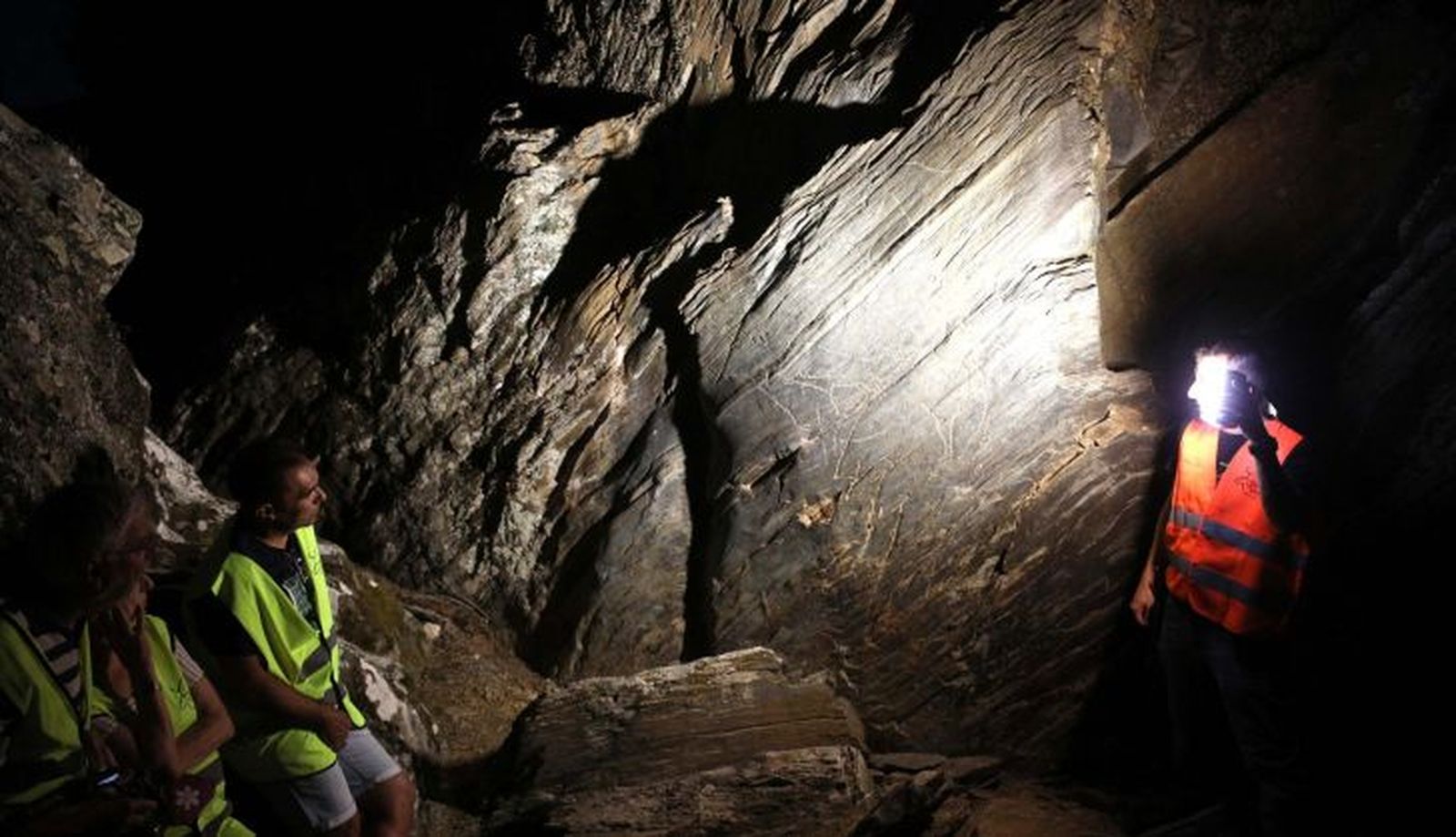 Grabados rupestres de Siega Verde en la noche