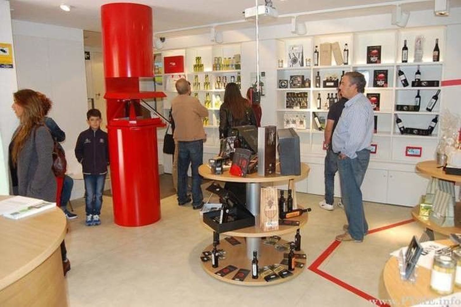 Las ventas del comercio minorista registran el segundo mayor descenso desde 2013