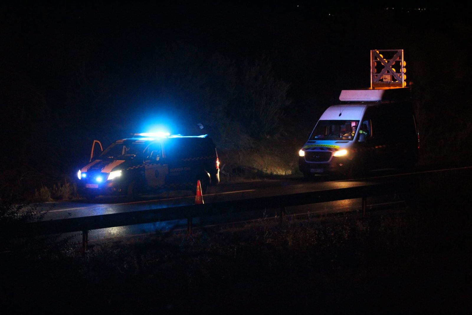 Vuelca un camión en la A 62 a su paso por Aldeanueva de Figueroa (3)