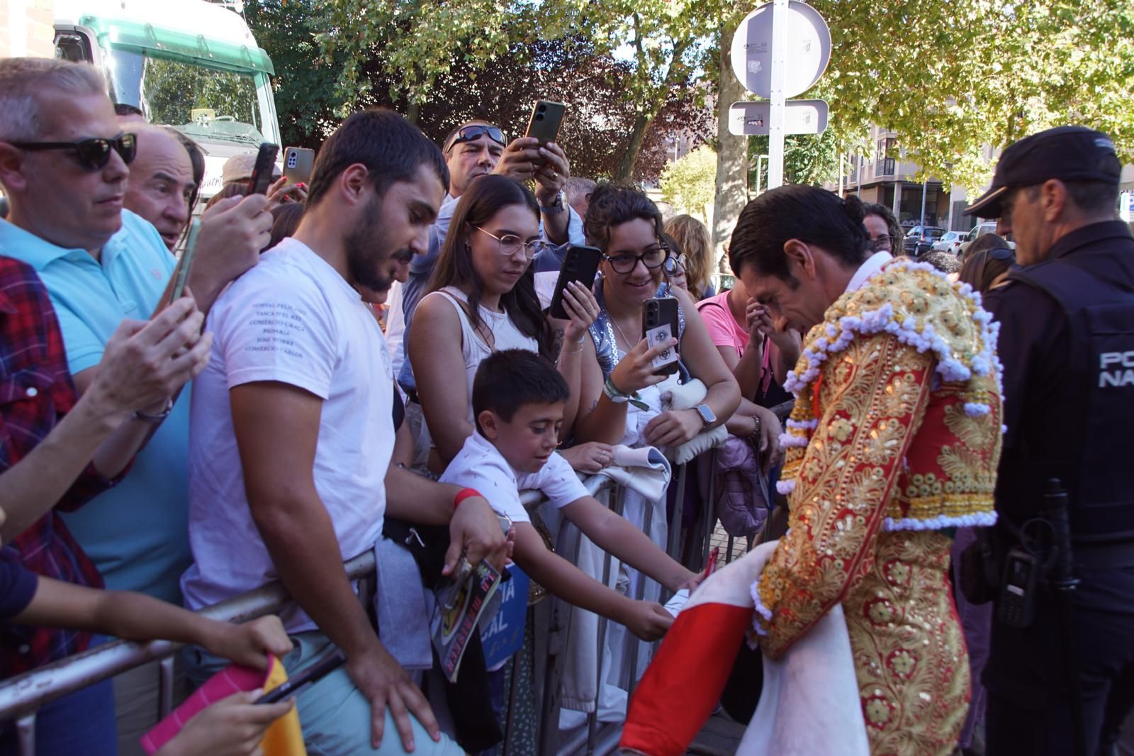 Así ha vivido la afición de La Glorieta el primer cartel de figuras de la feria: imágenes del ambiente en los tendidos y en el patio de cuadrillas