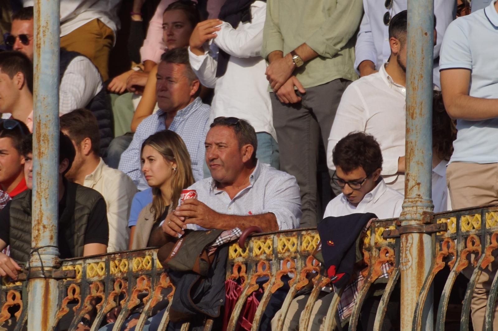 resumen-fotografico-del-ambiente-en-los-tendidos-de-la-glorieta-durante-la-corrida-concurso-22-de-septiembre-fotos-juanes-97