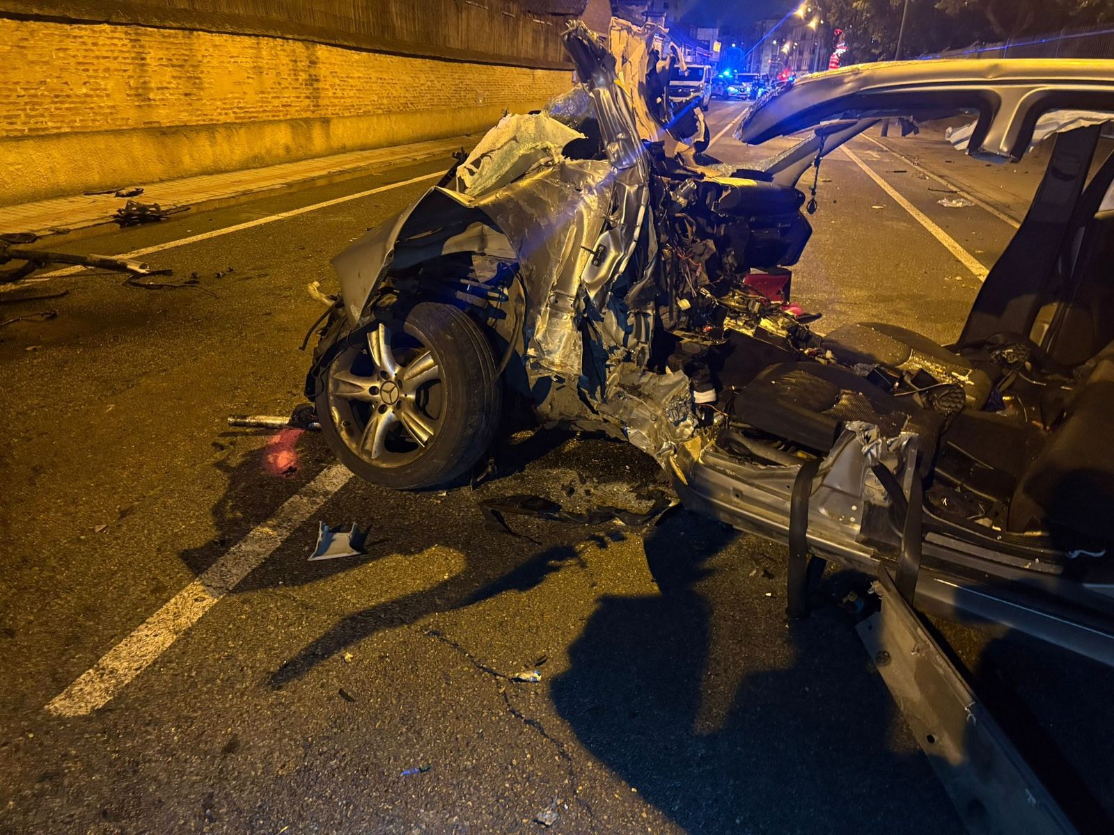 Estado del vehículo pocos minutos después del accidente de la calle Calzada de Medina