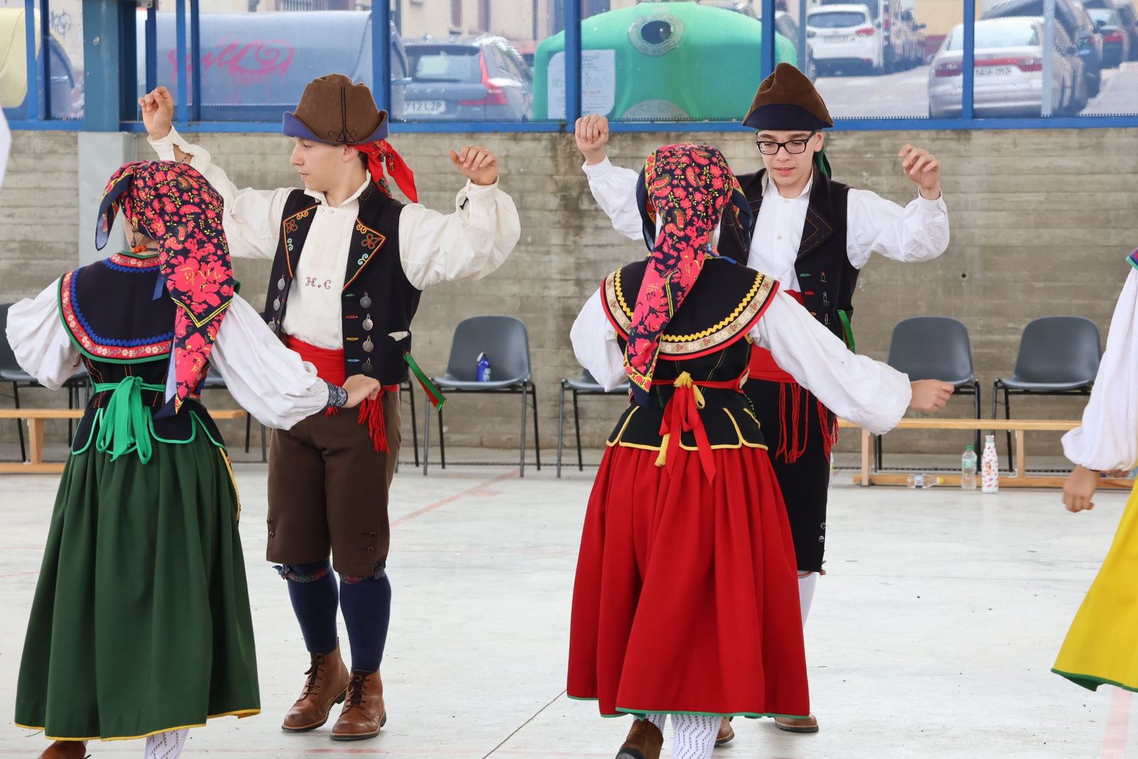 actuacion-fin-de-curso-de-la-escuela-de-baile-dona-urraca-15