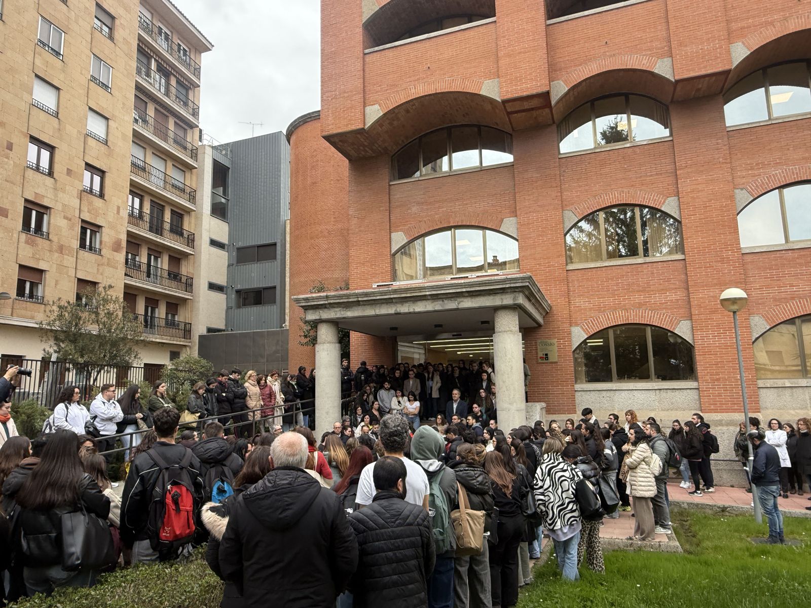 La facultad de Educación de la USAL rinde homenaje a Belén, la educadora social asesinada en Badajoz