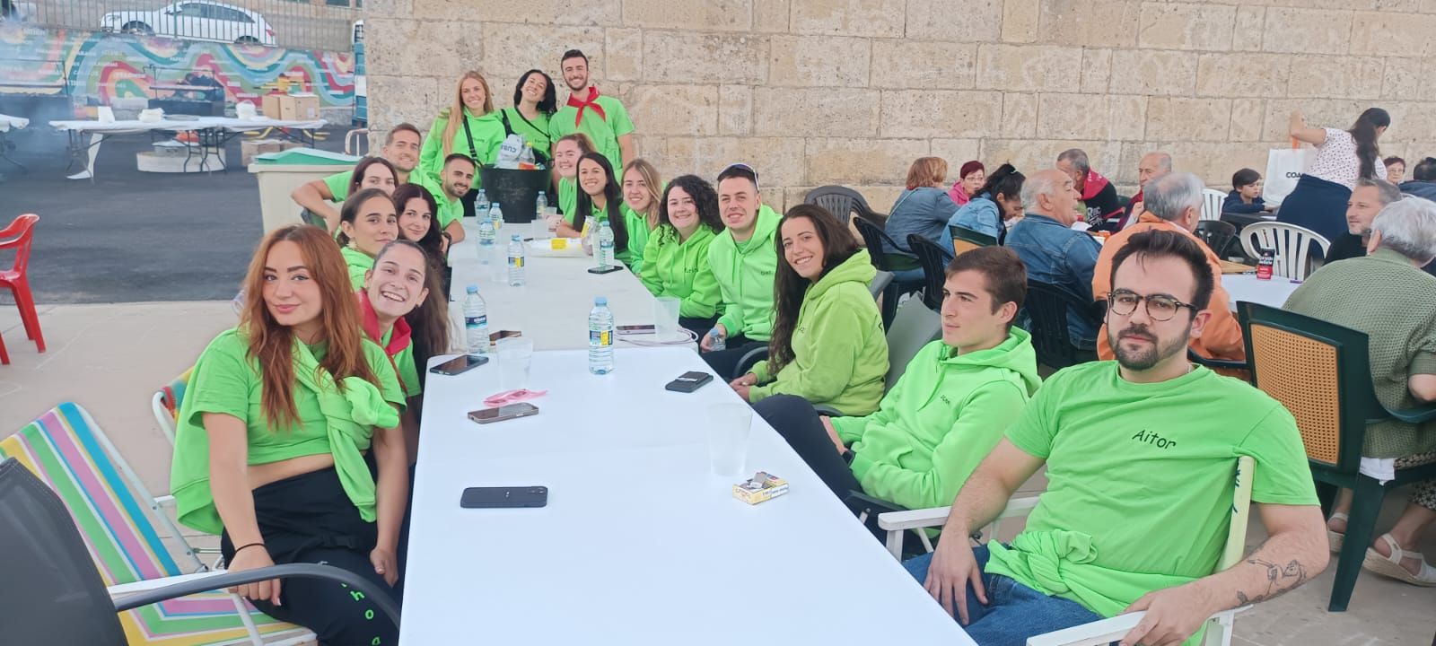 Los vecinos de Pereña de la Ribera se van de cena popular