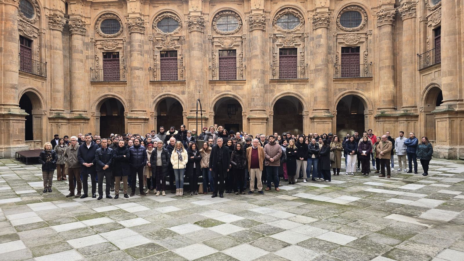 Minuto de silencio en la Universidad Pontificia de Salamanca