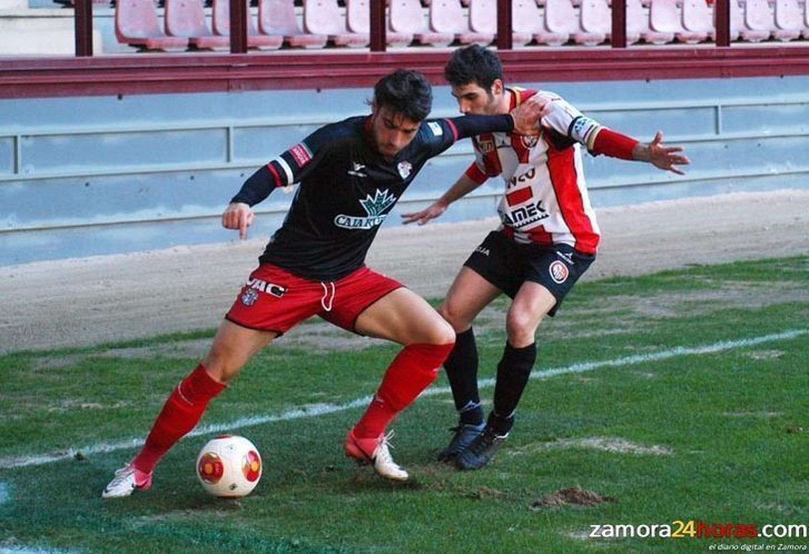 Los jugadores se lamentan de no haber traducido en ocasiones la enorme posesión