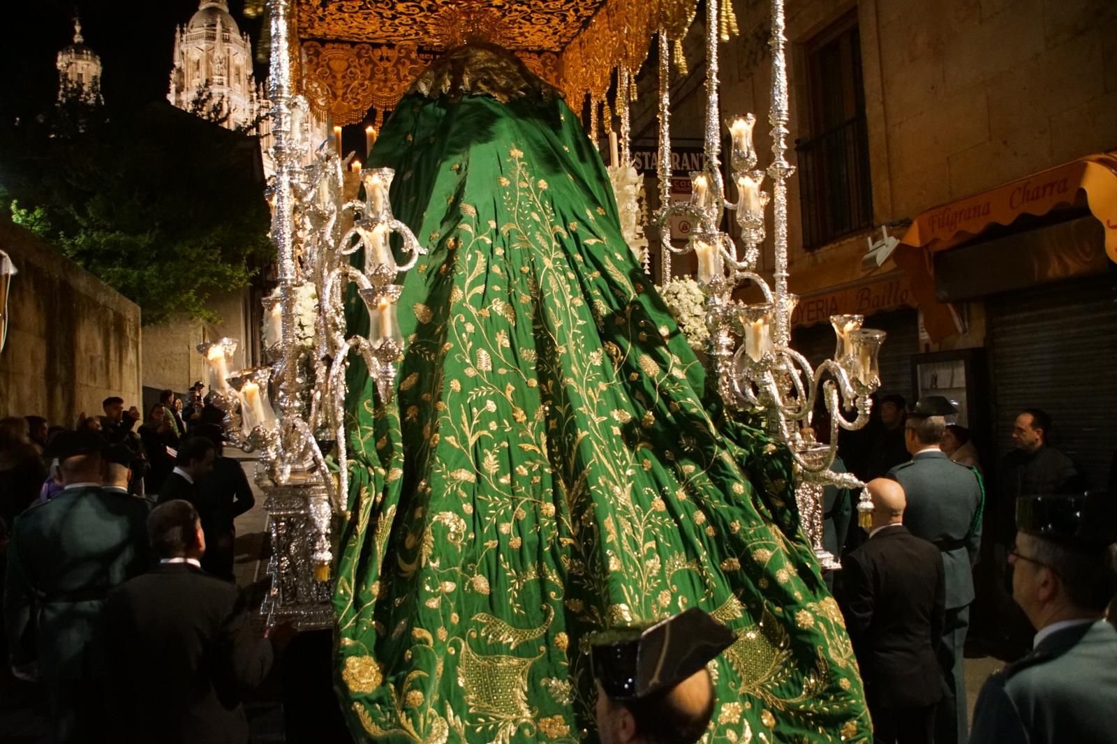 Las imágenes de la emotiva procesión de la Dominicana sin el Cristo de la Buena Muerte