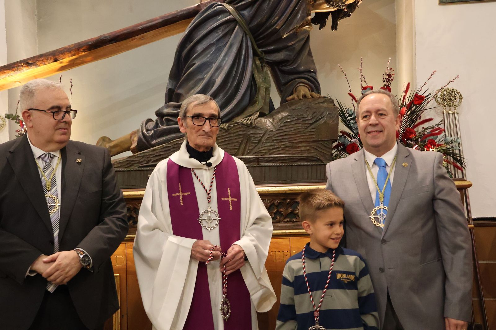 Entrada de nuevos hermanos de la Hermandad de Jesús en Su Tercera Caída (36).JPG