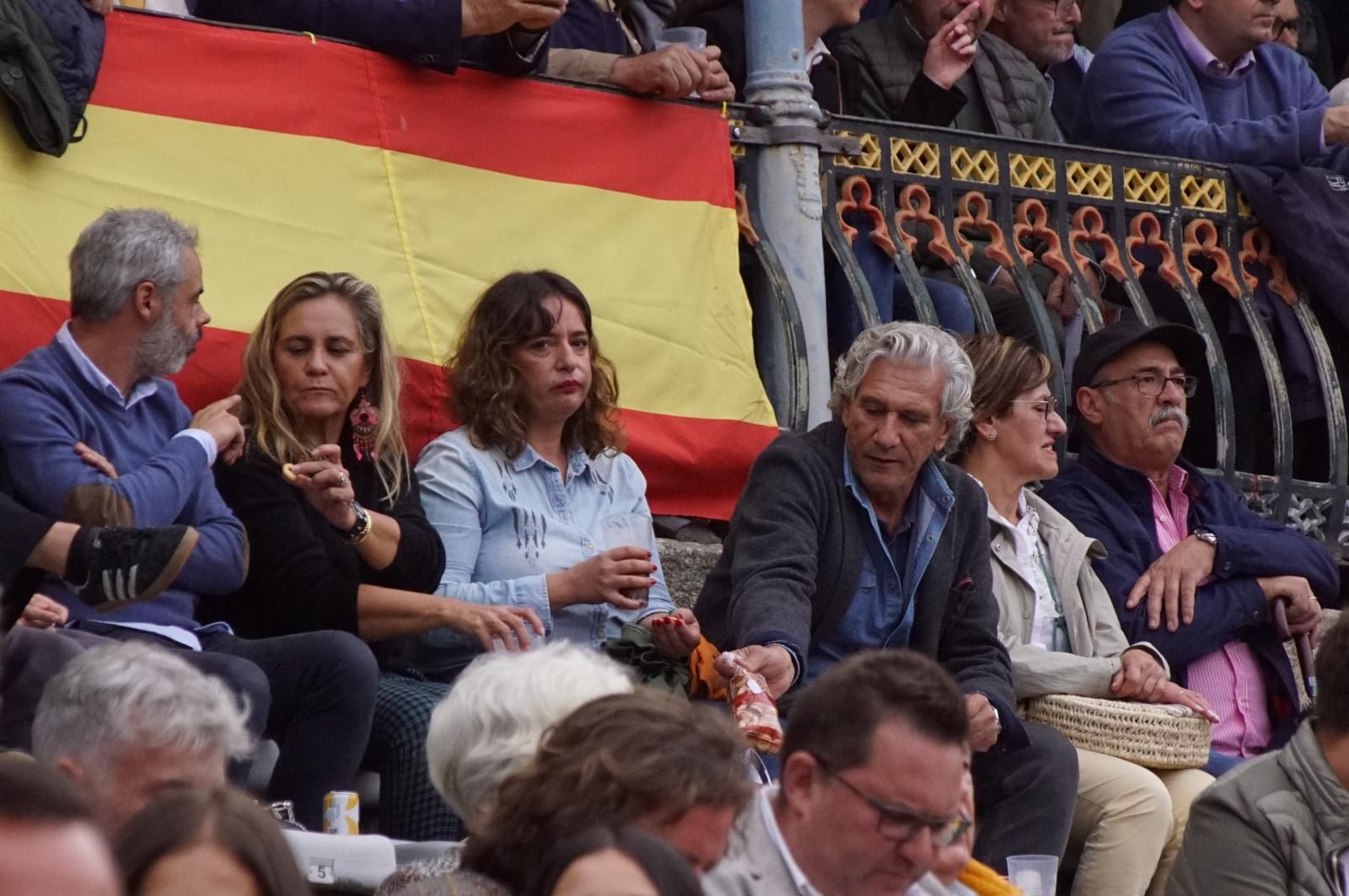 ambiente-en-el-patio-de-cuadrillas-de-la-glorieta-para-ver-a-sergio-galan-diego-ventura-y-guillermo-hermoso-de-mendoza-21-de-septiembre-de-2024-fotos-juanes-45