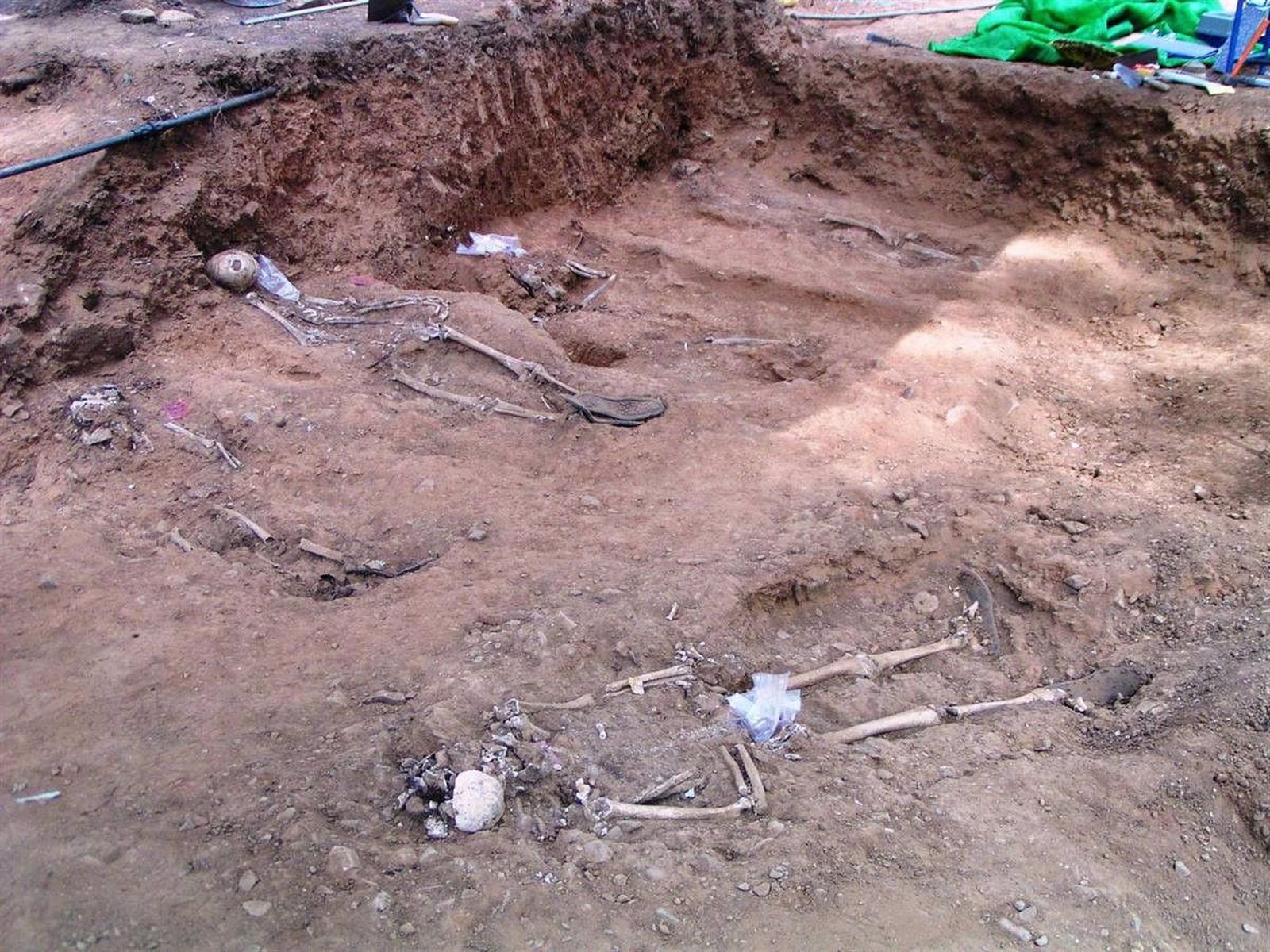 Fosa comun europa press