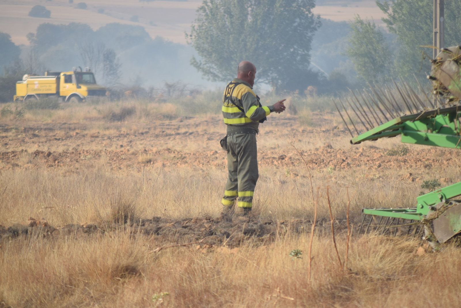 Las llamas avanzan imparables en el incendio de Losacio Foto David Barrueco  (11)