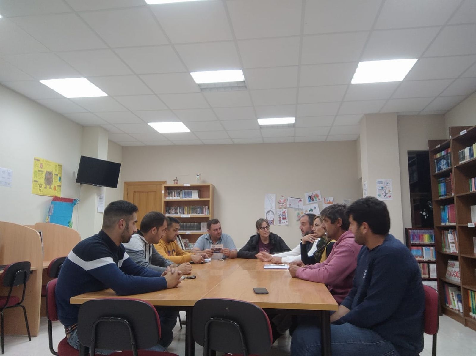 Un momento de la reunión entre Según las obras y PSOE de Villoria