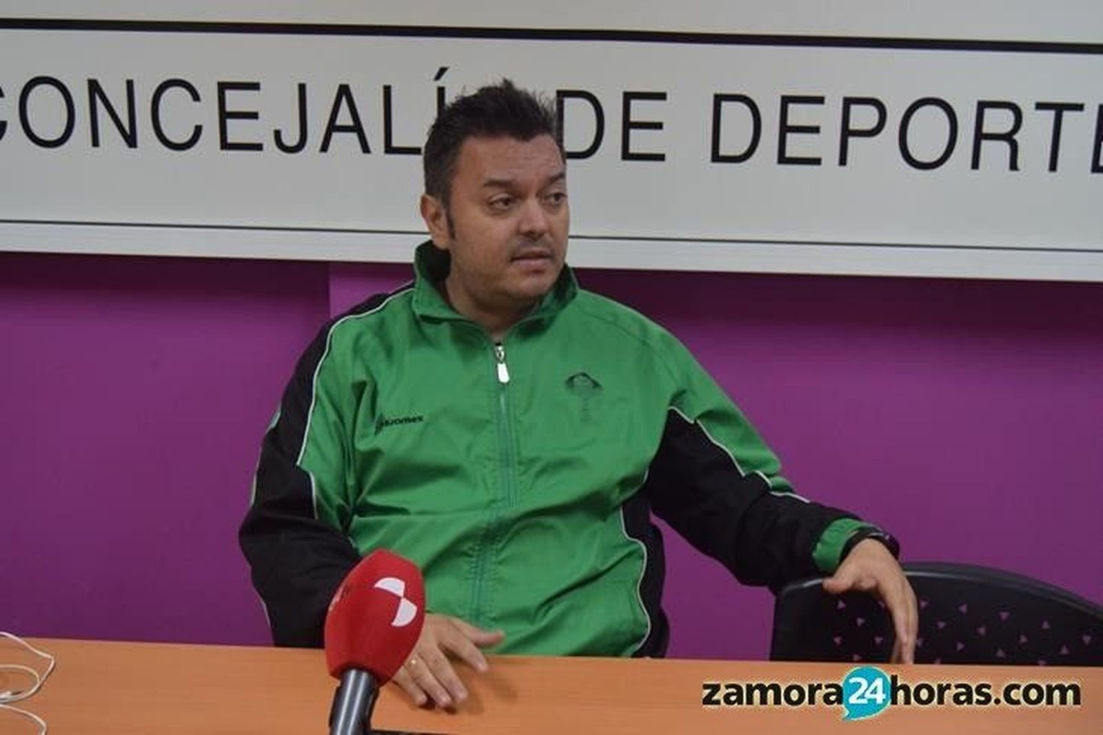 Lucas Fernández destaca el "optimismo" del grupo antes de la visita a Fontajau