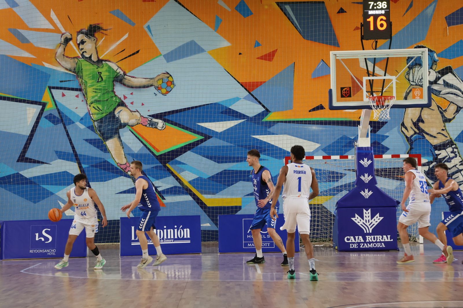 Todas las imágenes del CB Zamora- Melilla Baloncesto en el 46 Trofeo Diputación