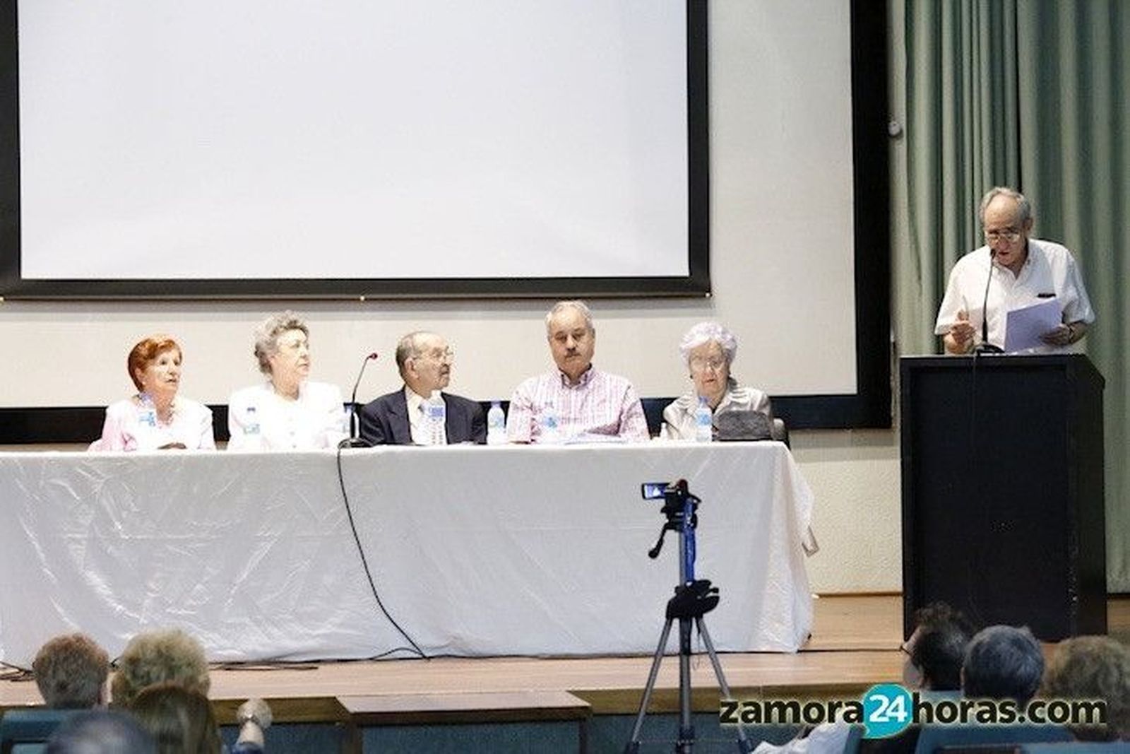 Recital de poesía grupo Almena