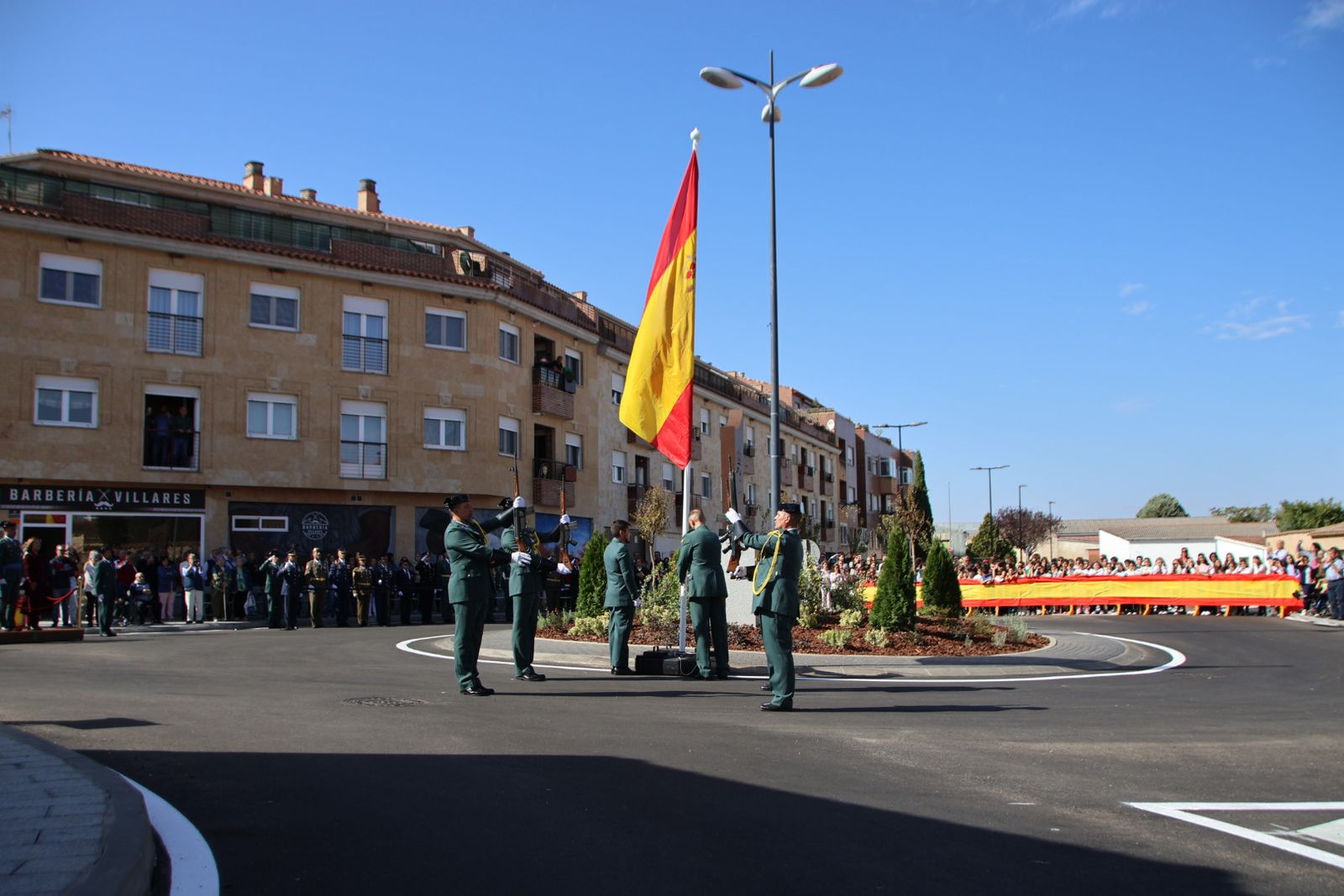 Inauguración glorieta a la Guardia Civil en Villares de la Reina