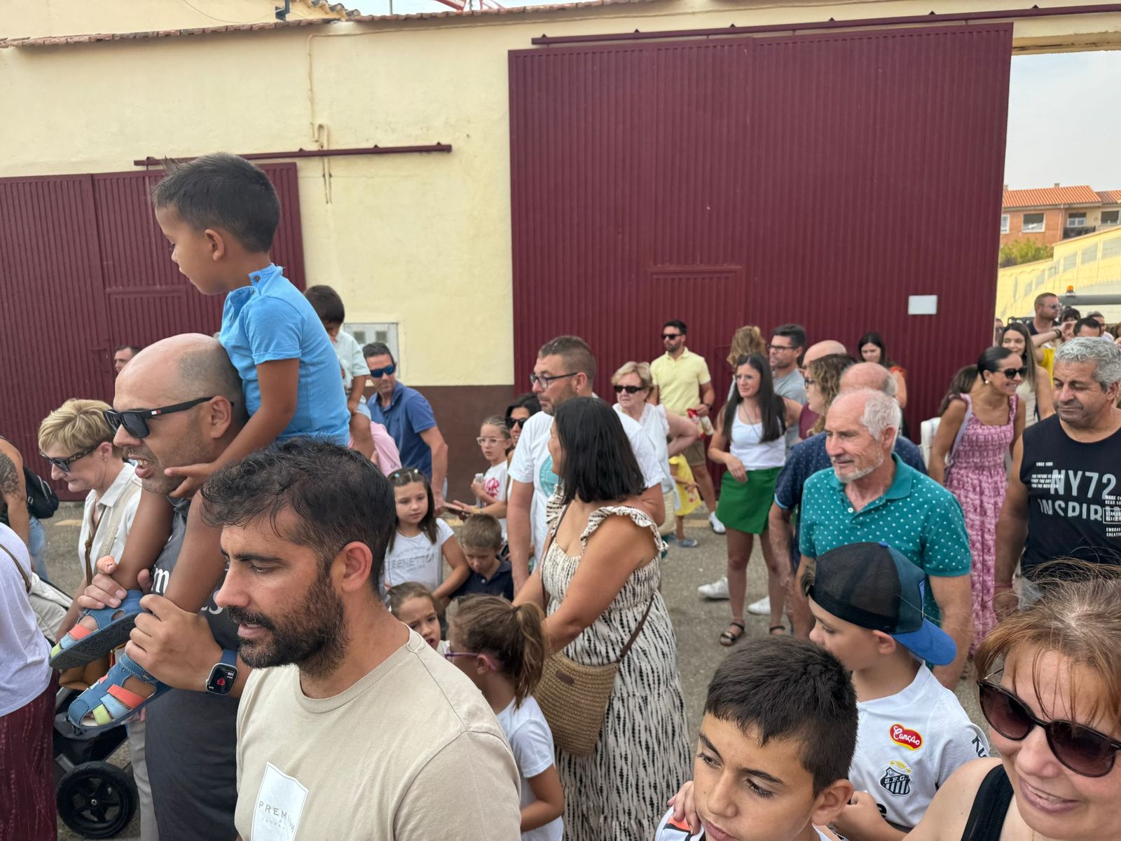 Encierro infantil de Mini Bueyes en Guijuelo durante sus fiestas 2025