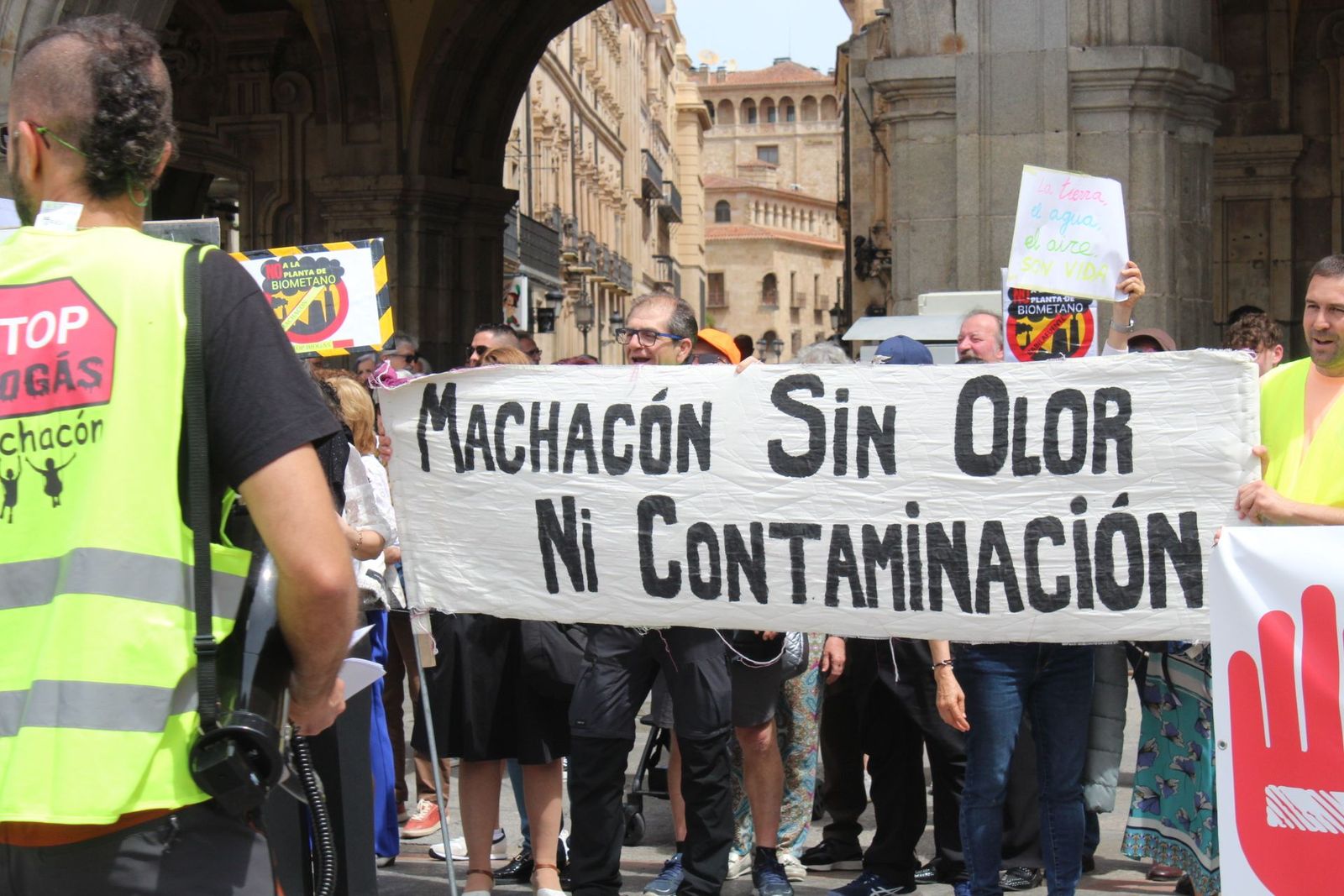 Los vecinos de Villamayor, Babilafuente, Machacón y San Pedro de Rozados protestan contra las plantas de biogás