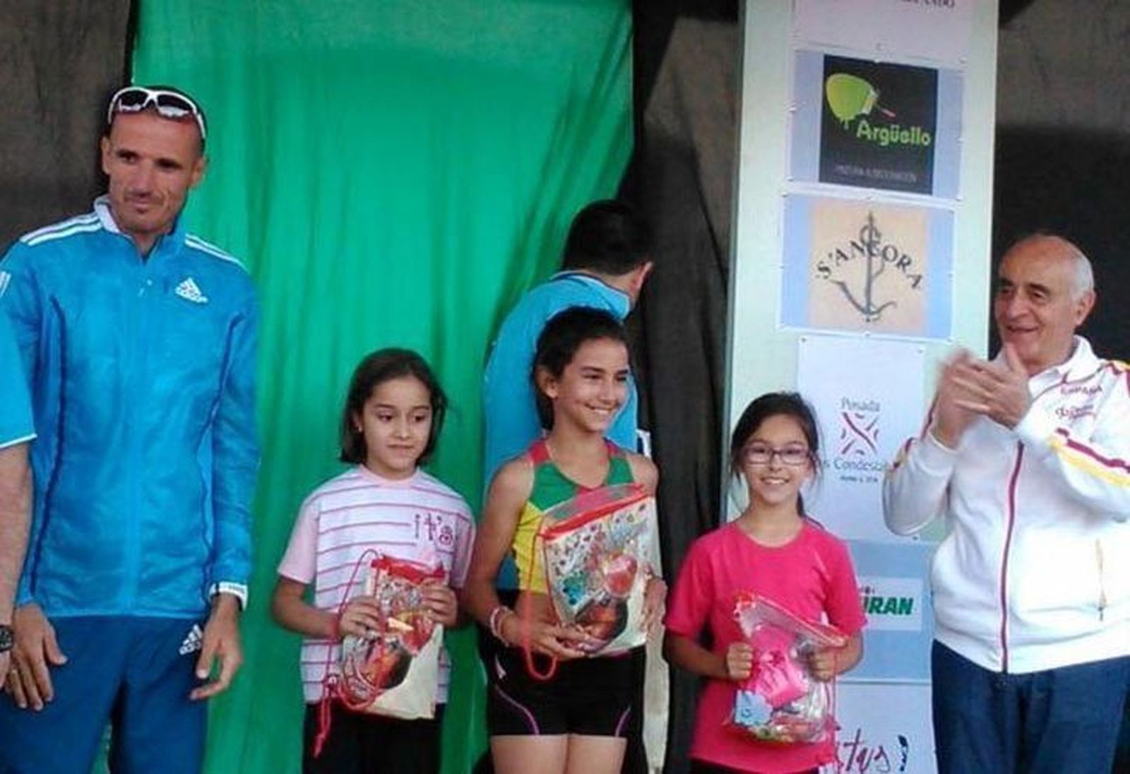 Lluvia de medallas para el Vino de Toro Caja Rural en diferentes pruebas populares