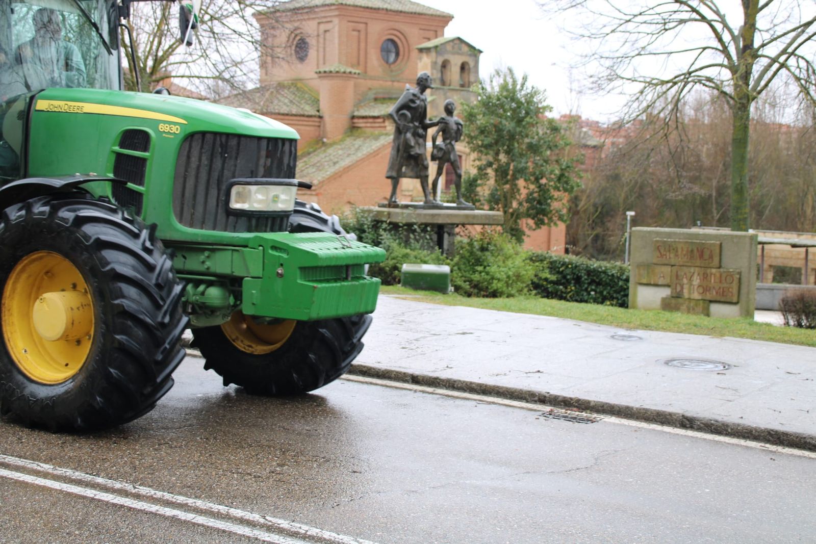 En imágenes la marcha con tractores y vehículos de campo en Salamanca en protesta contra Mercosur