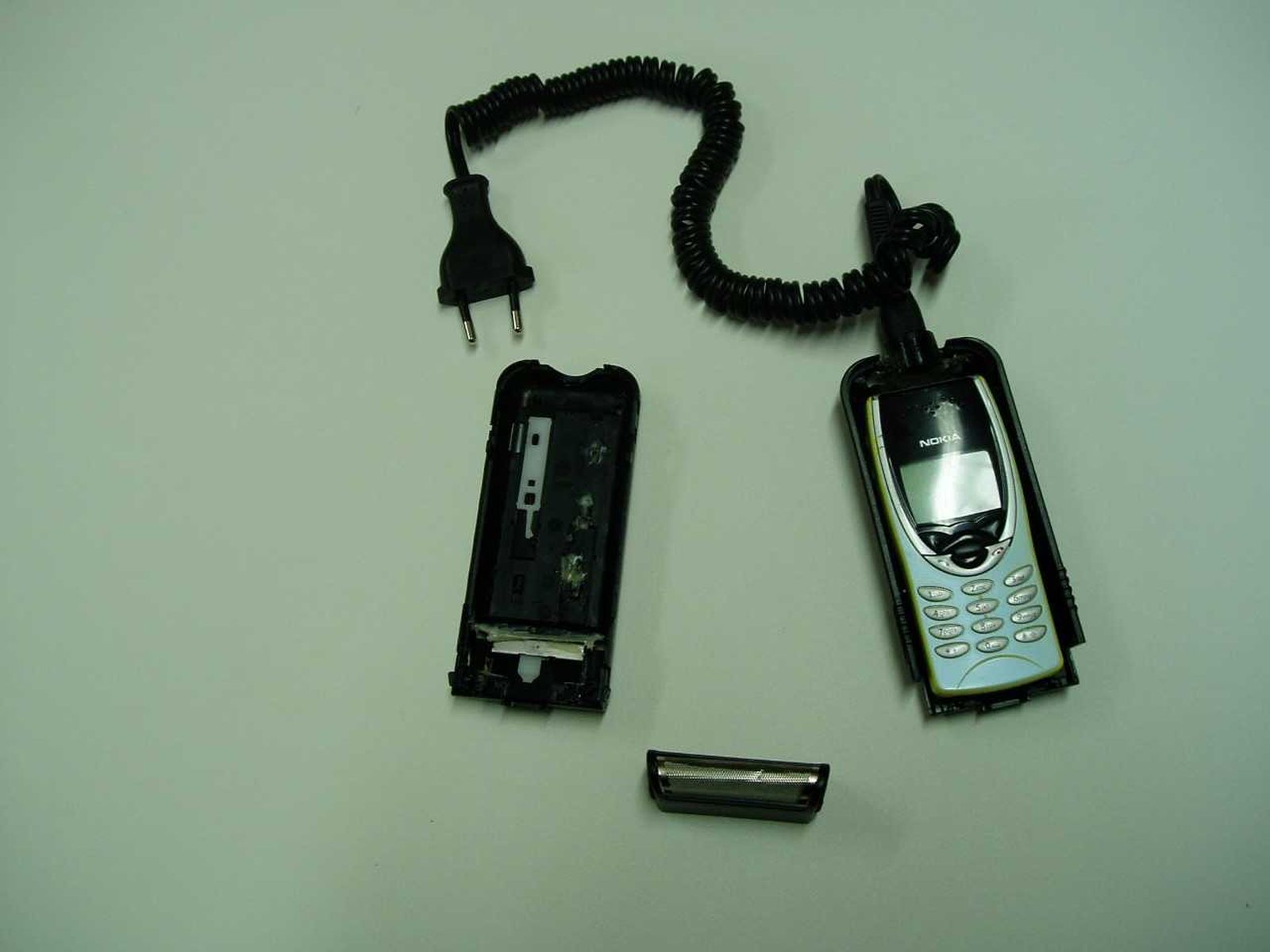 Teléfonos incautados en la prisión de Topas