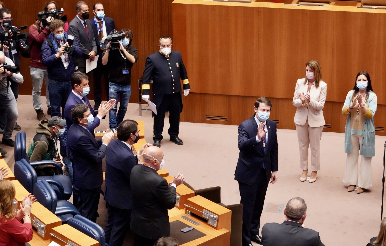 alfonso-fernandez-manueco-toma-posesion-como-presidente-de-la-junta-de-castilla-y-leon-15