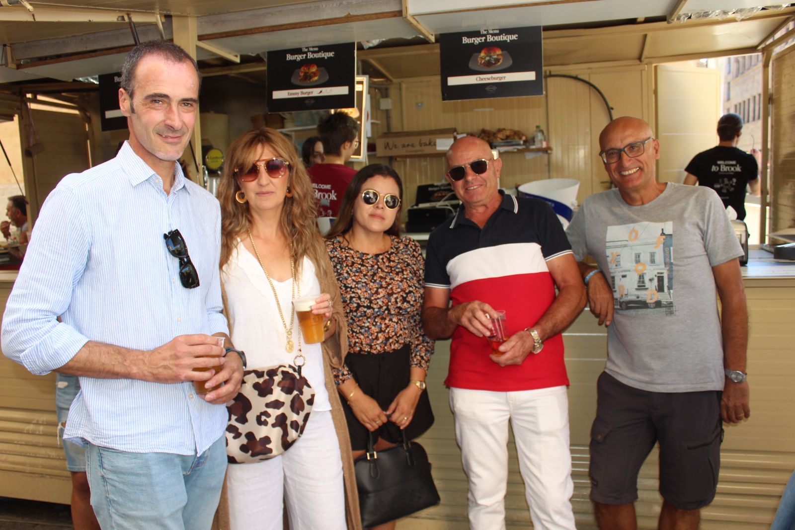 Ambiente en la Feria de Día en el mediodía de este domingo