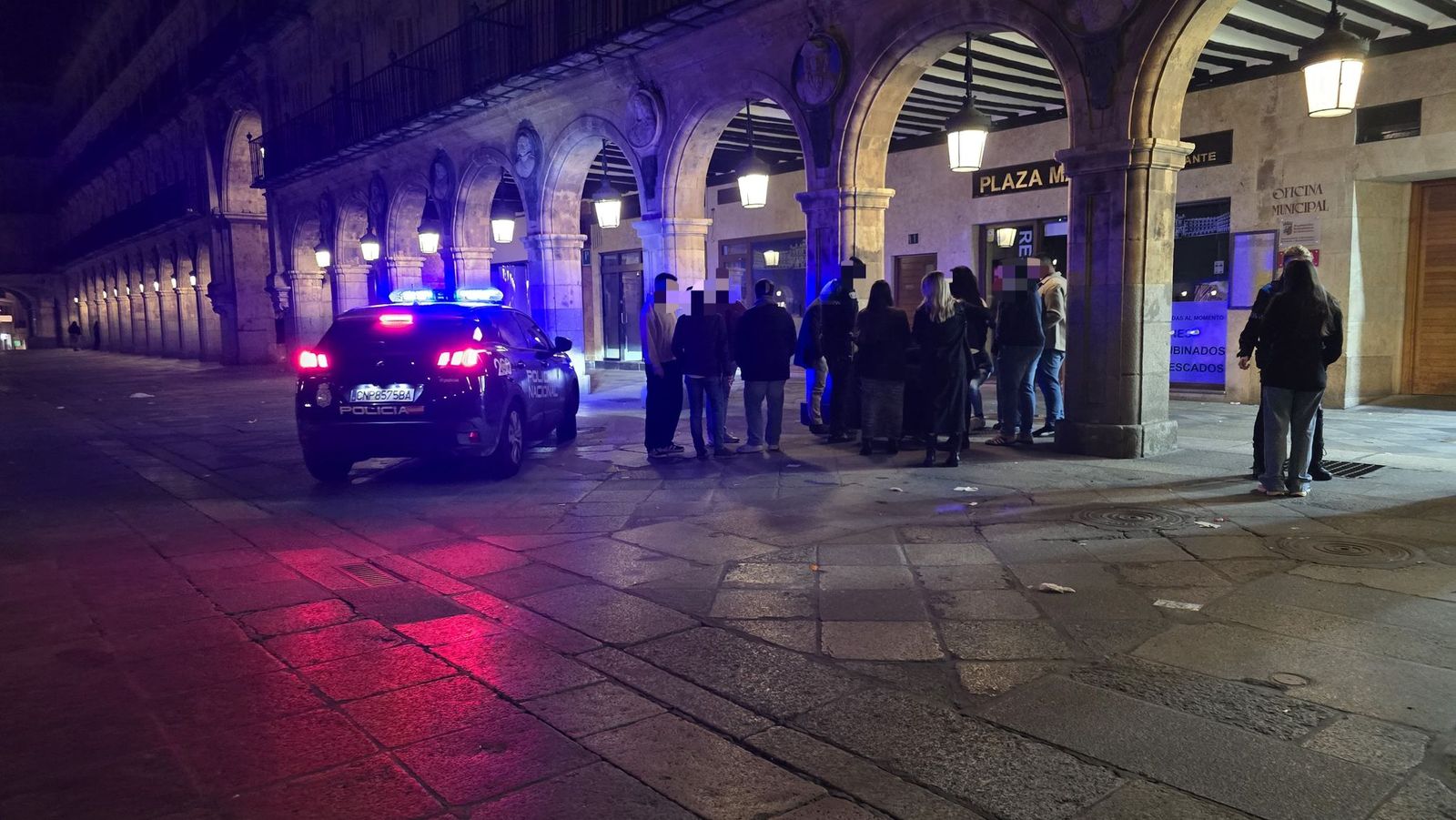 Agreden a un varón en la Plaza Mayor durante la madrugada de este domingo