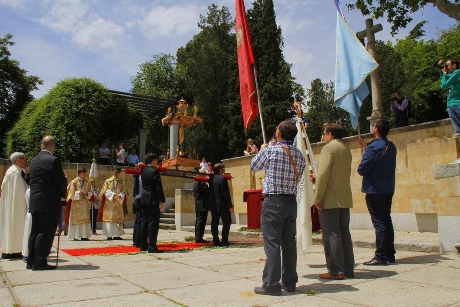 Cultos de la fiesta Sacramental de la Vera Cruz