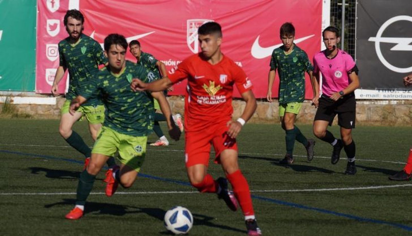 Imagen del derbi entre Santa Marta y Guijuelo de Liga Nacional | FOTO SALAMANCA24HORAS.COM