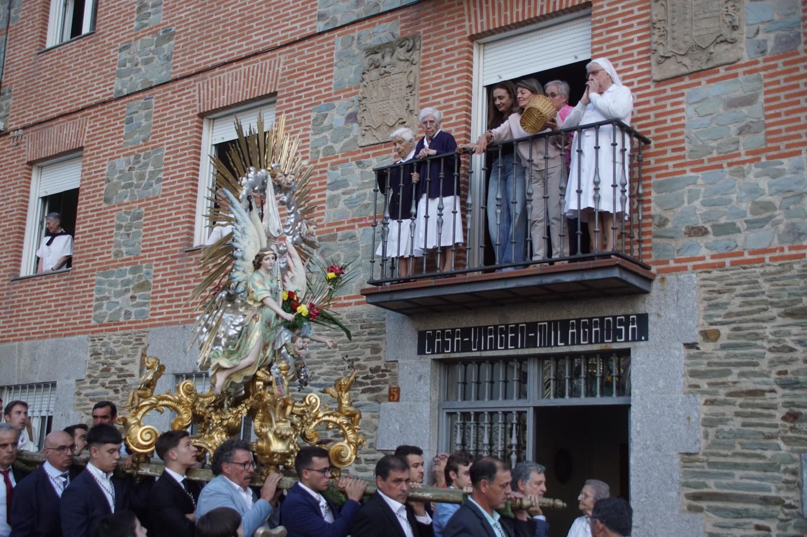 Procesión de Santa Teresa en Alba 2025 (62).jpeg