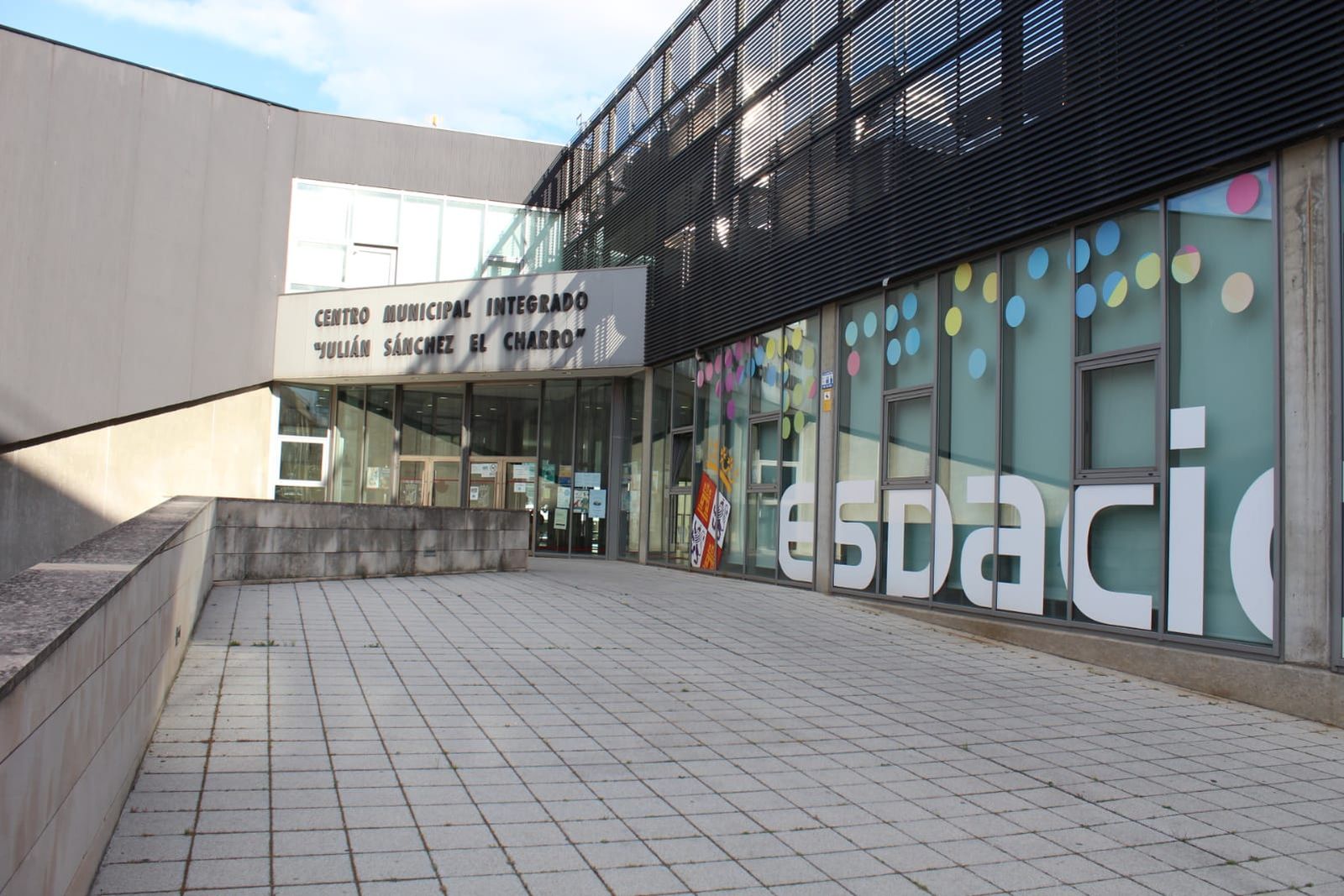 Centro Municipal Integrado "Julián Sánchez El Charro".