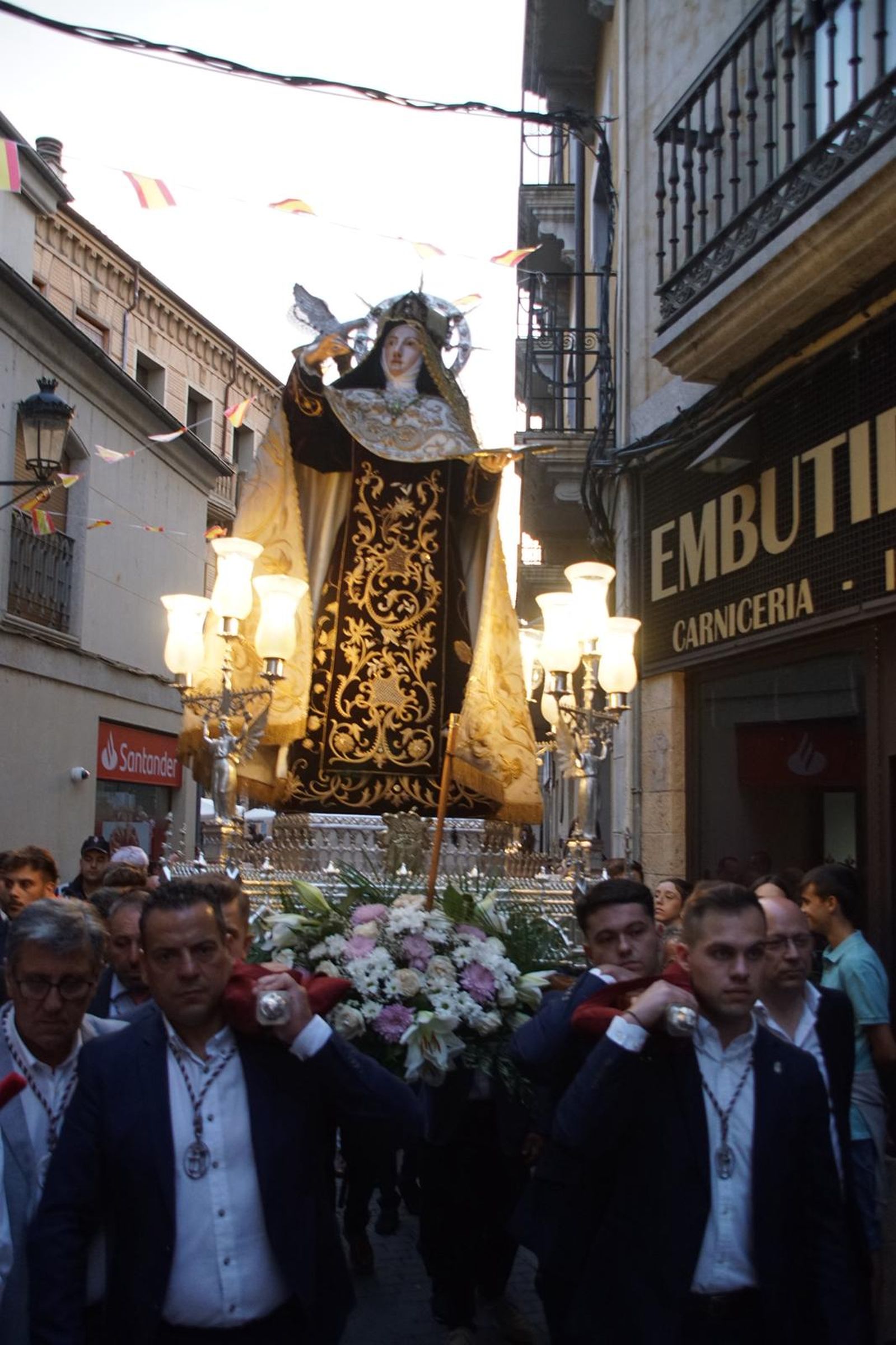 Procesión del regreso a clausura de Santa Teresa de Jesús