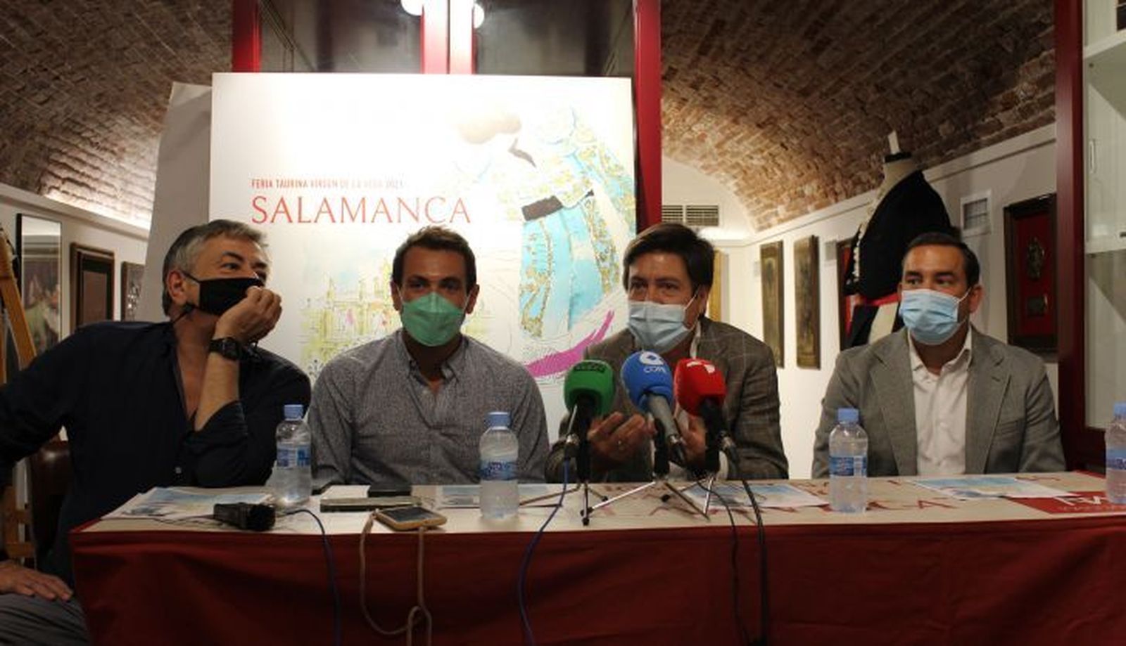 Antonio Barrea (segundo por la derecha) en la presentación de la Feria Taurina de 2021