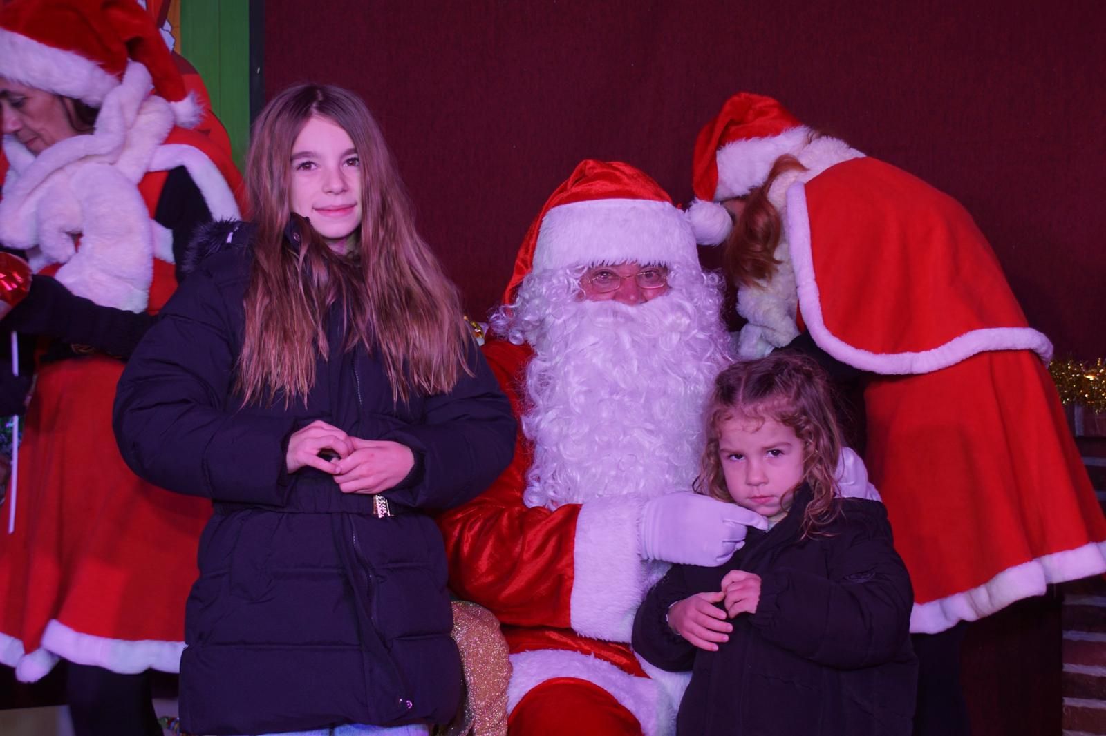 El Encinar recibe la visita de Papa Noel